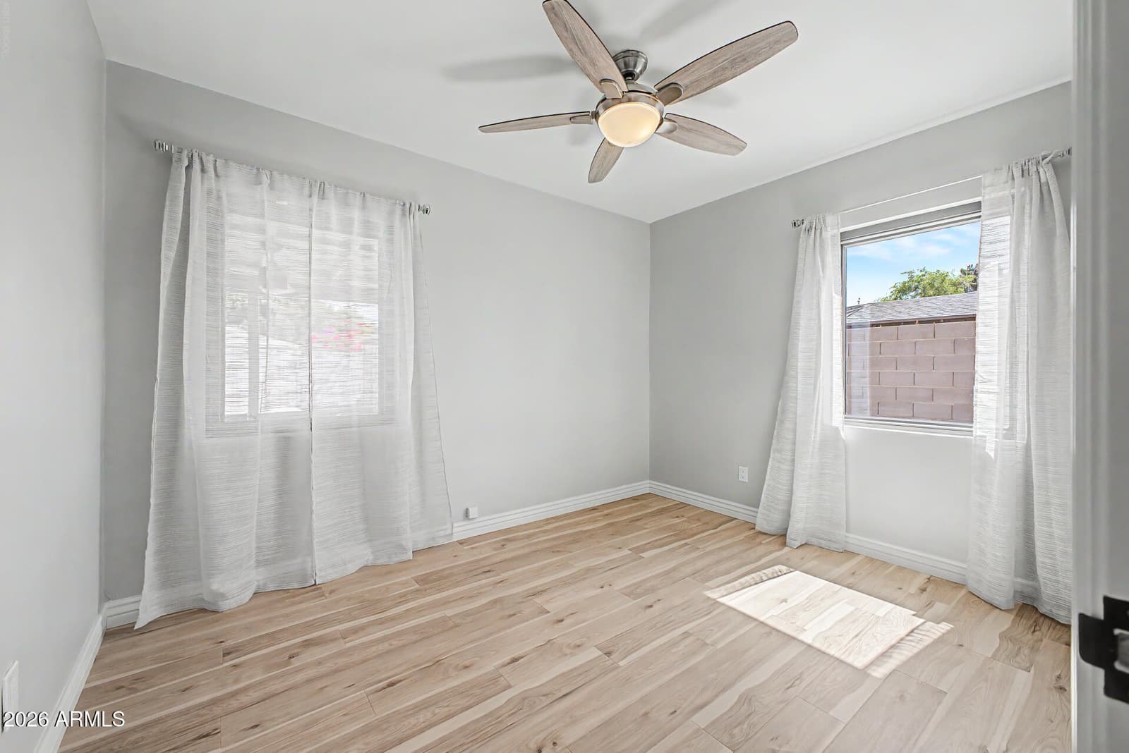 2214 E MONTEREY Way, Phoenix, AZ 85016 — photo 12 of 24