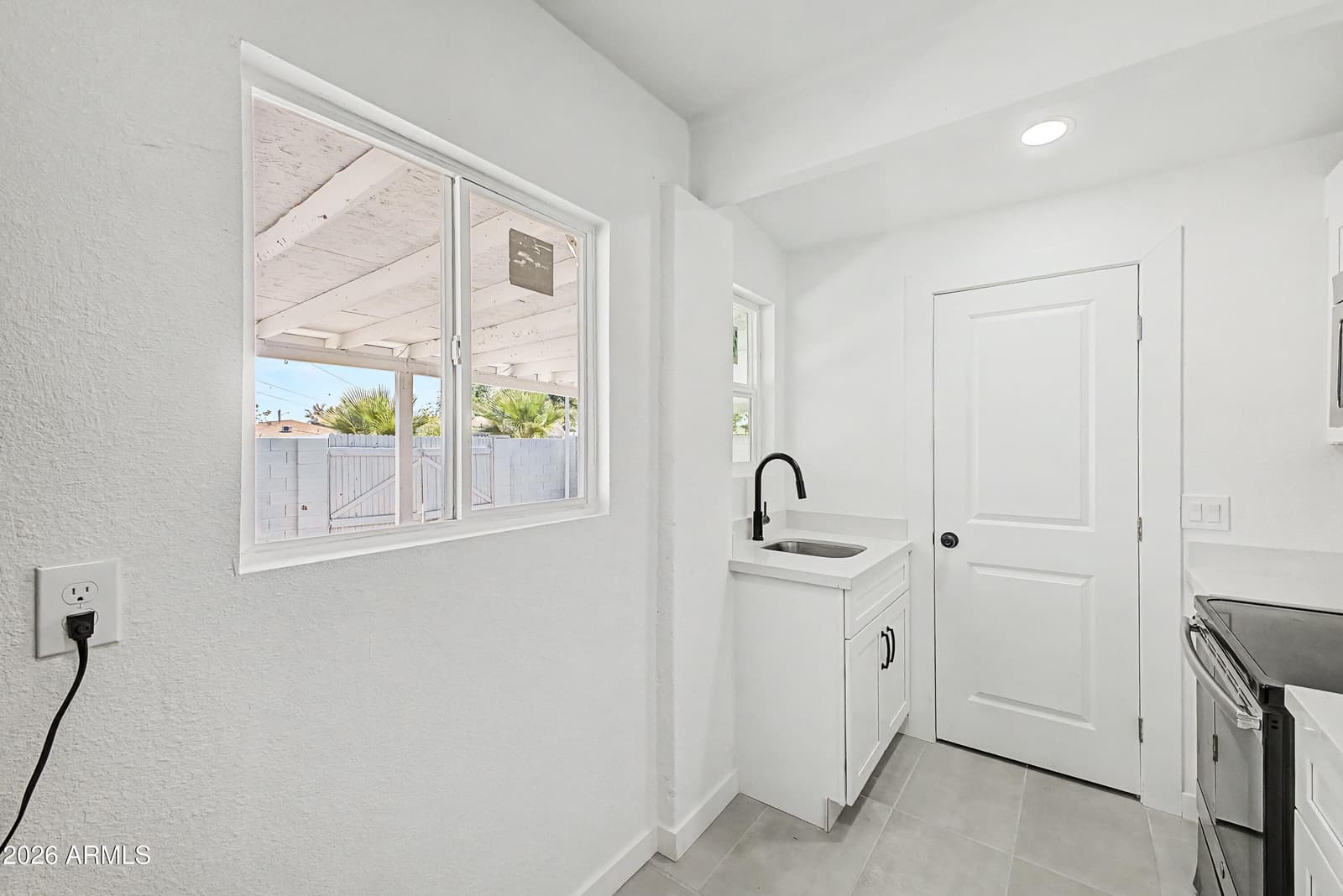 2305 W MARYLAND Avenue, Phoenix, AZ 85015 — photo 9 of 30