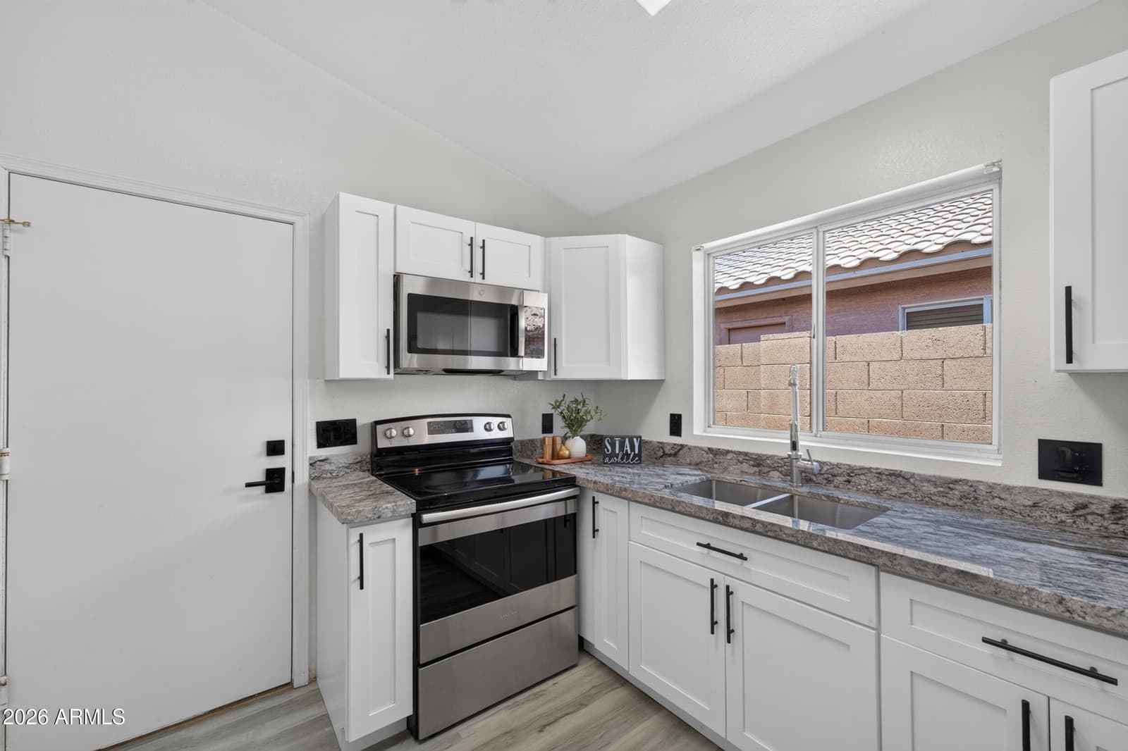 4834 W KERRY Lane, Glendale, AZ 85308 — photo 15 of 40
