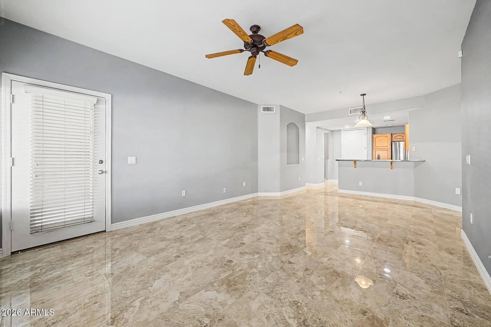 5450 E DEER VALLEY Drive 1006, Phoenix, AZ 85054 — photo 5 of 33