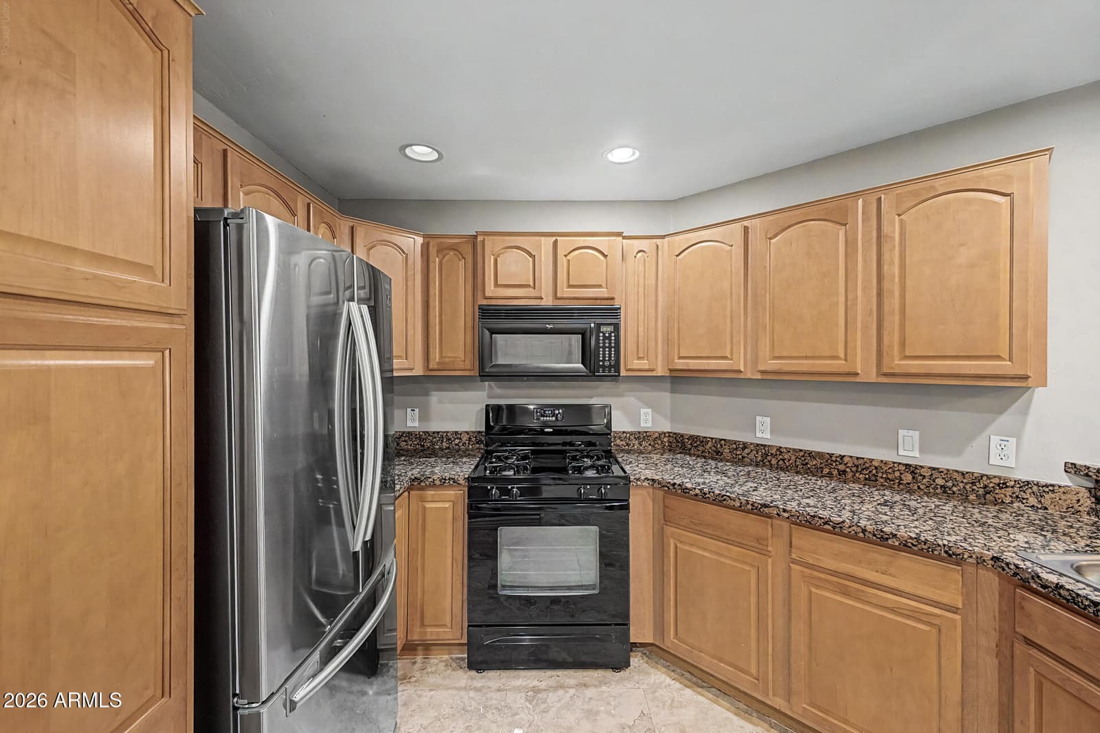 5450 E DEER VALLEY Drive 1006, Phoenix, AZ 85054 — photo 7 of 33