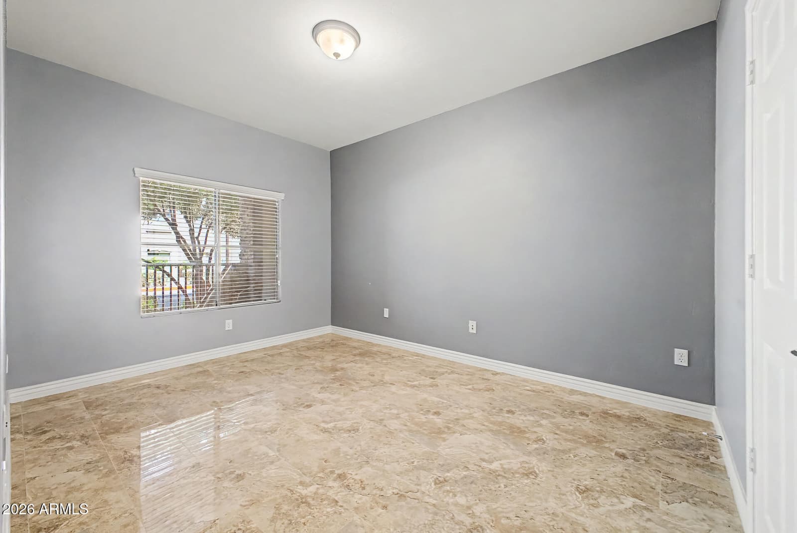 5450 E DEER VALLEY Drive 1006, Phoenix, AZ 85054 — photo 16 of 33