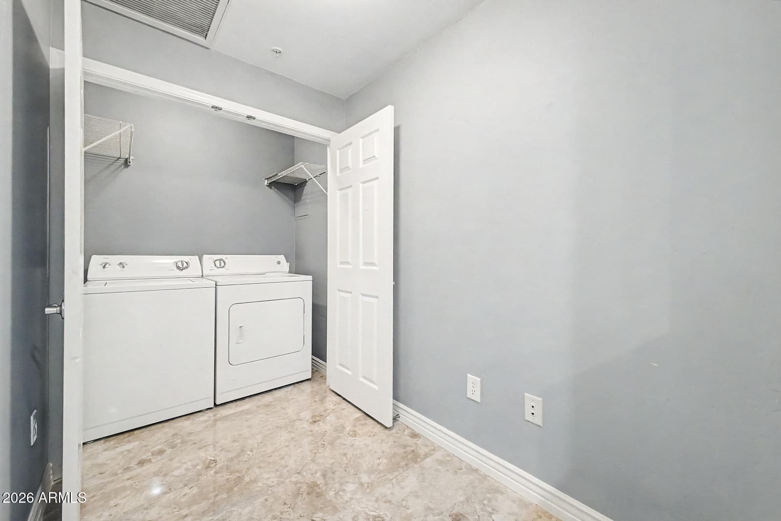 5450 E DEER VALLEY Drive 1006, Phoenix, AZ 85054 — photo 20 of 33