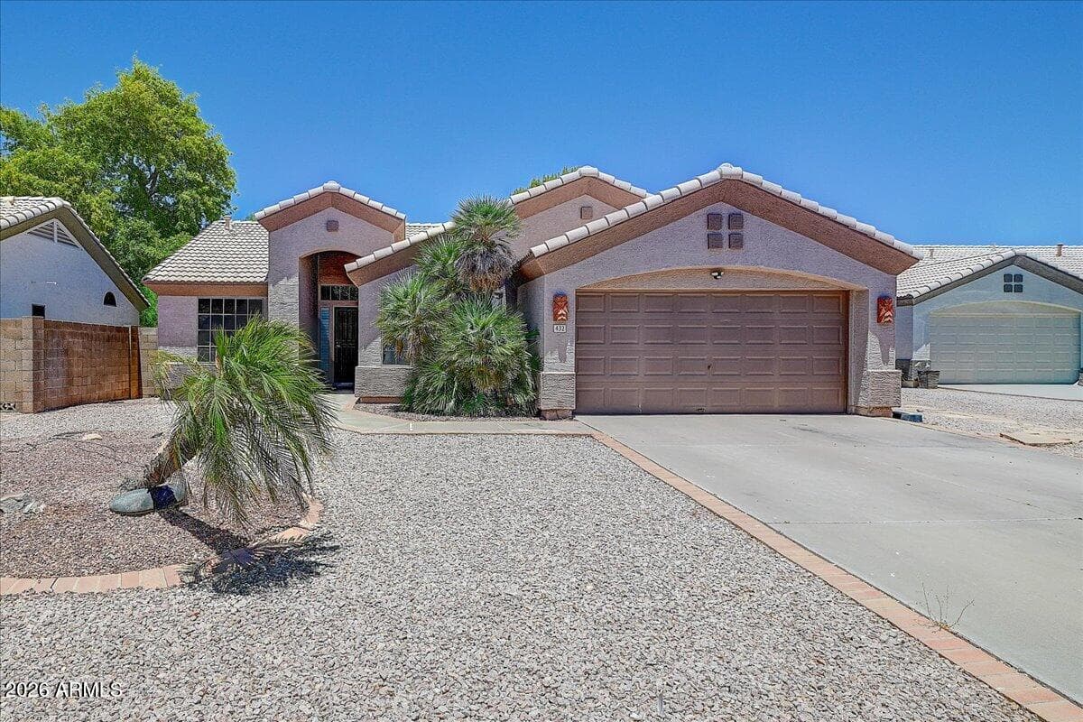 432 W SILVER CREEK Court, Gilbert, AZ 85233 — photo 2 of 25
