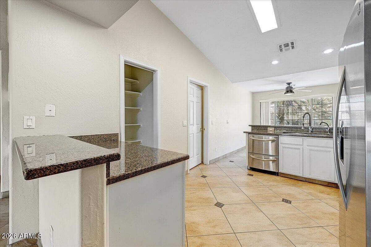 432 W SILVER CREEK Court, Gilbert, AZ 85233 — photo 7 of 25