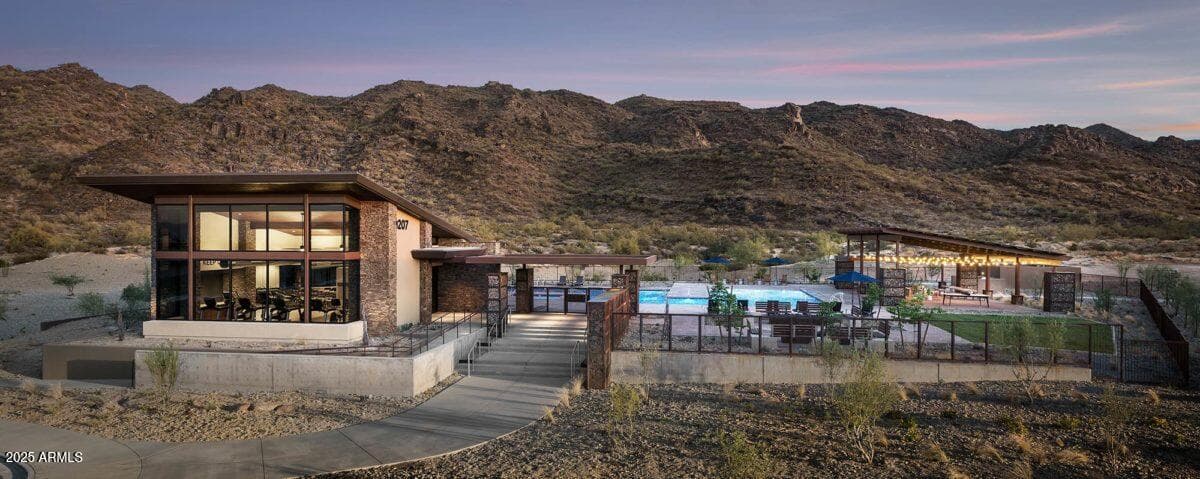917 E BUIST Avenue, Phoenix, AZ 85042 — photo 23 of 32