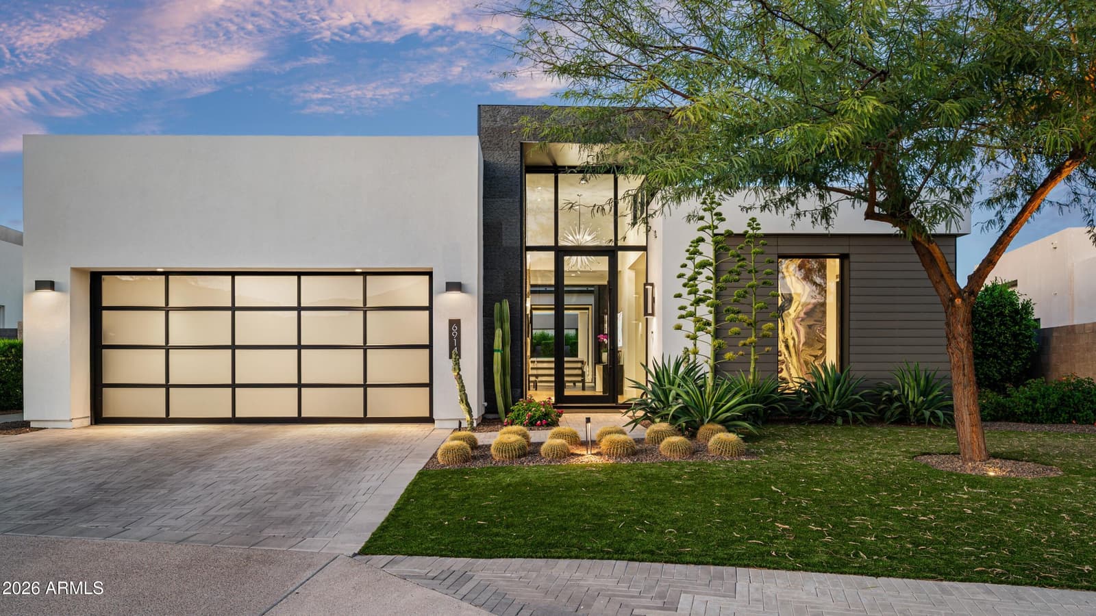 6914 E CACTUS WREN Road, Paradise Valley, AZ 85253 — photo 3 of 38