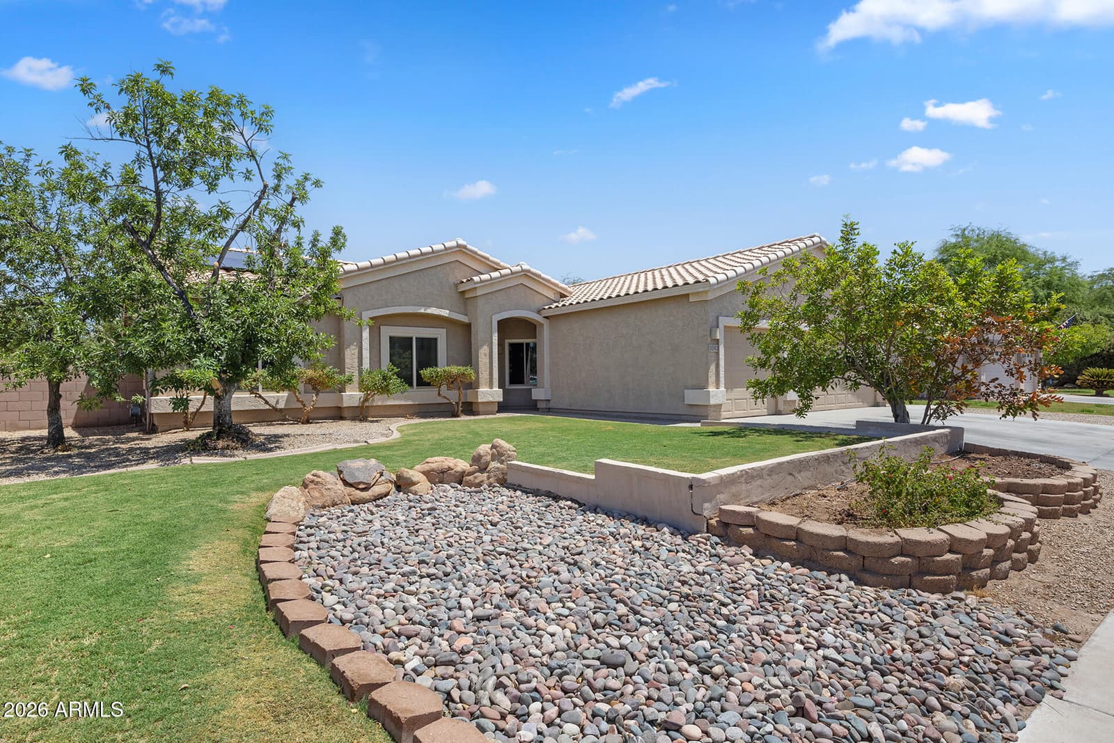 1042 E LYNX Way, Chandler, AZ 85249 — photo 1 of 20