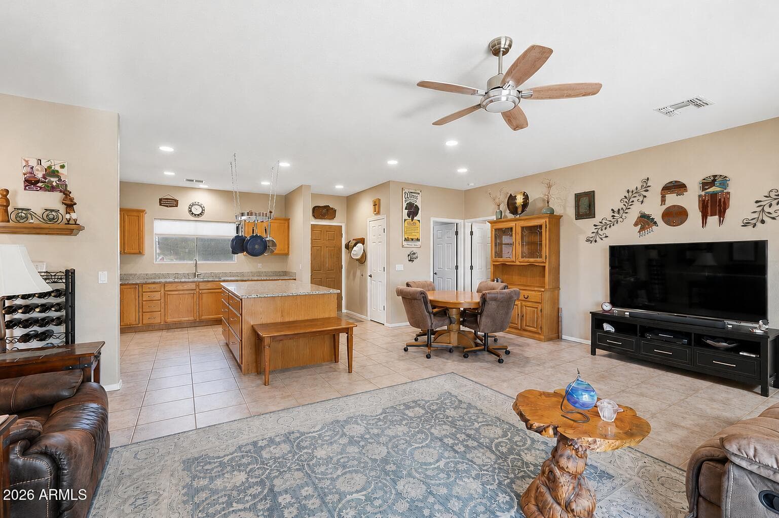 14236 S AVALON Road, Arizona City, AZ 85123 — photo 8 of 28