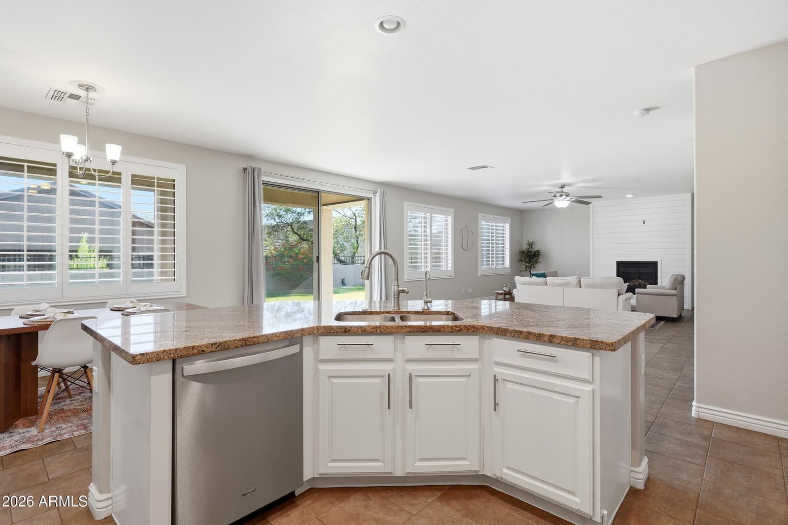 8370 W SPUR Drive, Peoria, AZ 85383 — photo 12 of 57