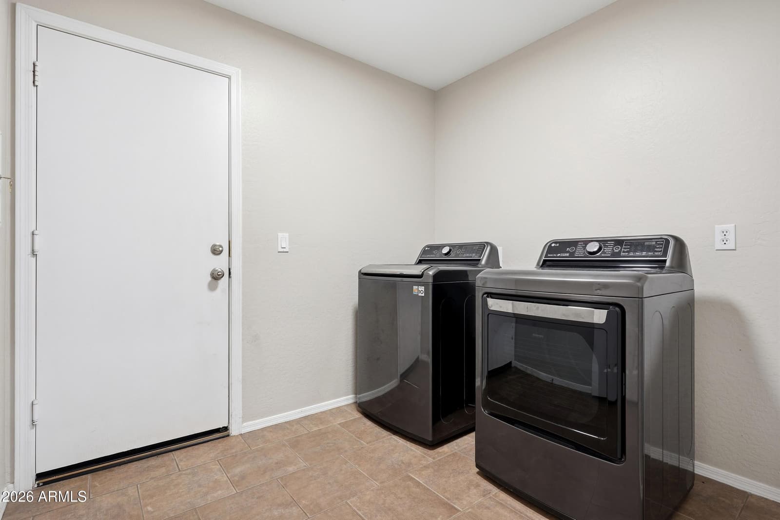8370 W SPUR Drive, Peoria, AZ 85383 — photo 17 of 57