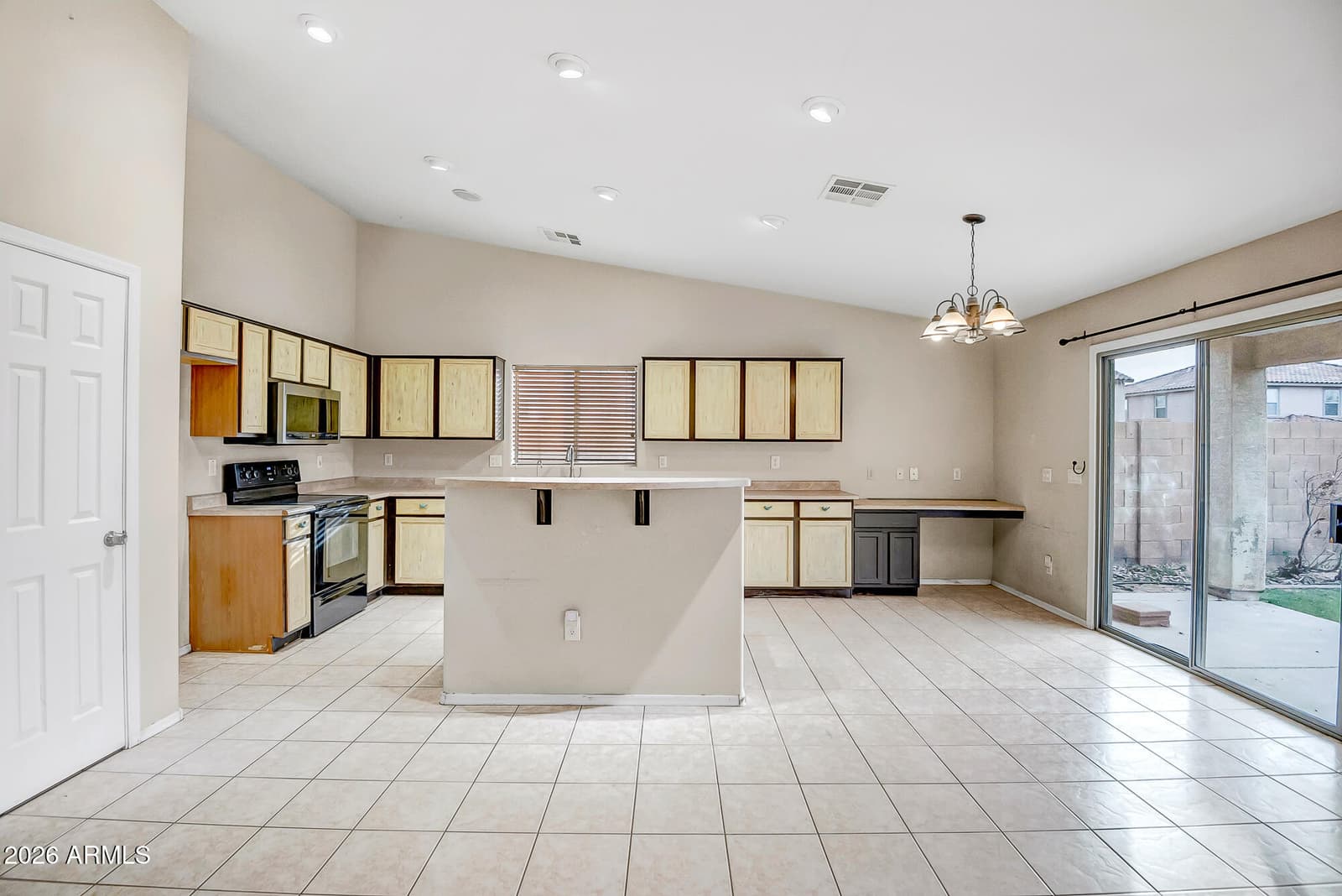 17189 W WATKINS Street, Goodyear, AZ 85338 — photo 3 of 12