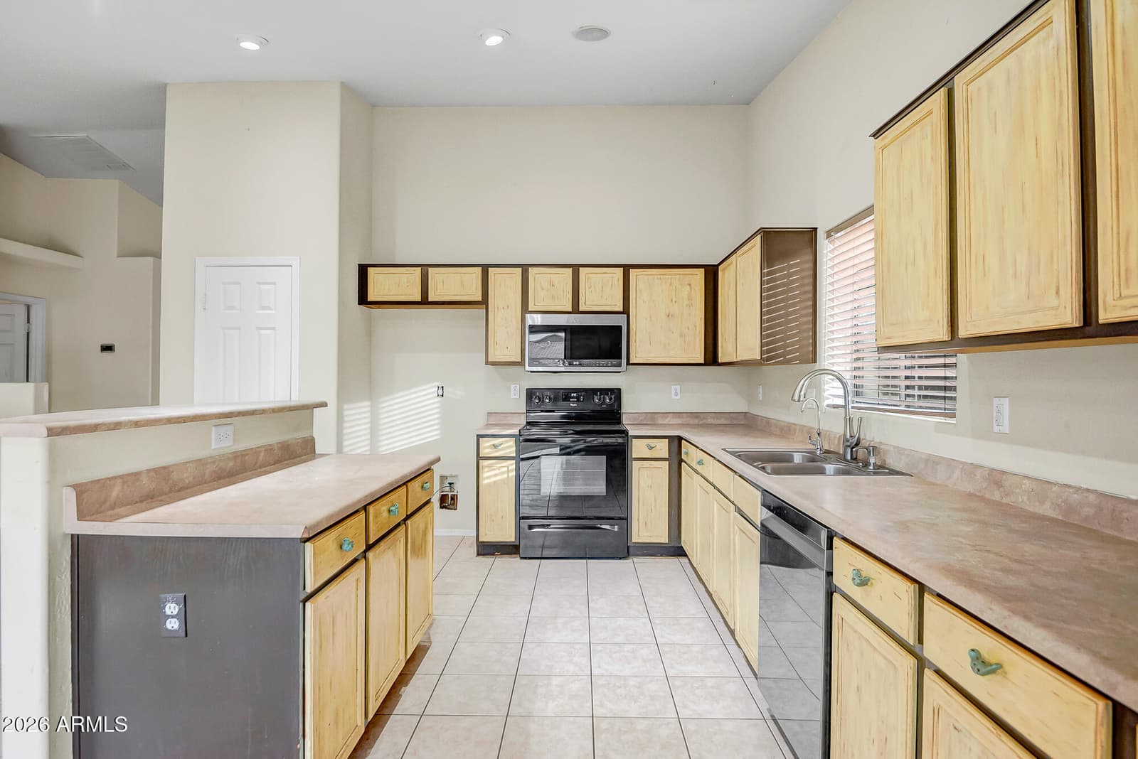 17189 W WATKINS Street, Goodyear, AZ 85338 — photo 4 of 12