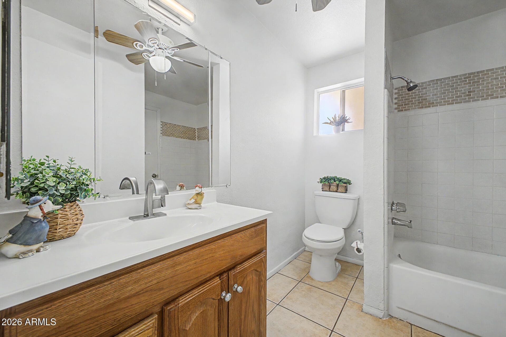 3235 W COUNTRY GABLES Drive, Phoenix, AZ 85053 — photo 17 of 21