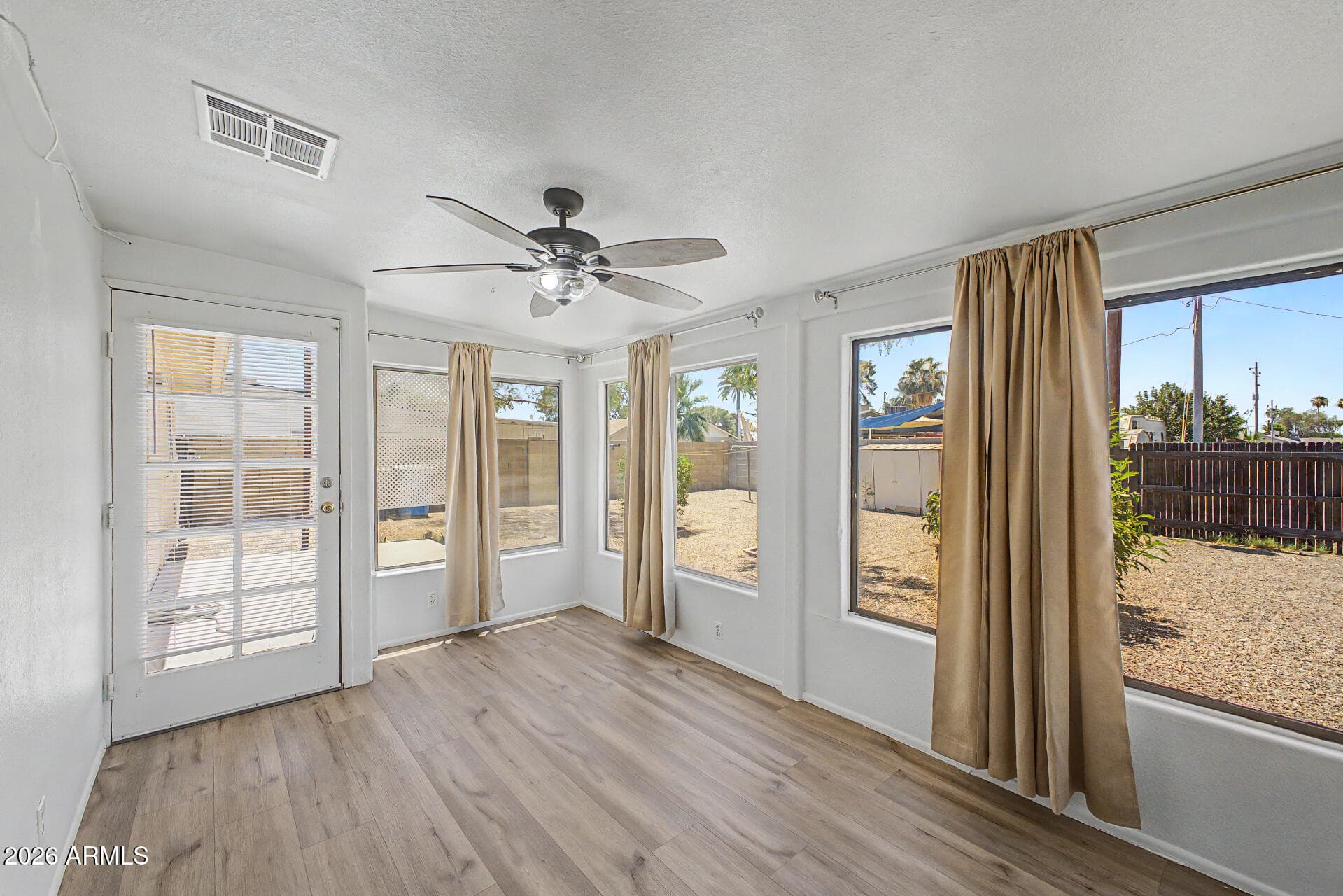 3235 W COUNTRY GABLES Drive, Phoenix, AZ 85053 — photo 18 of 21