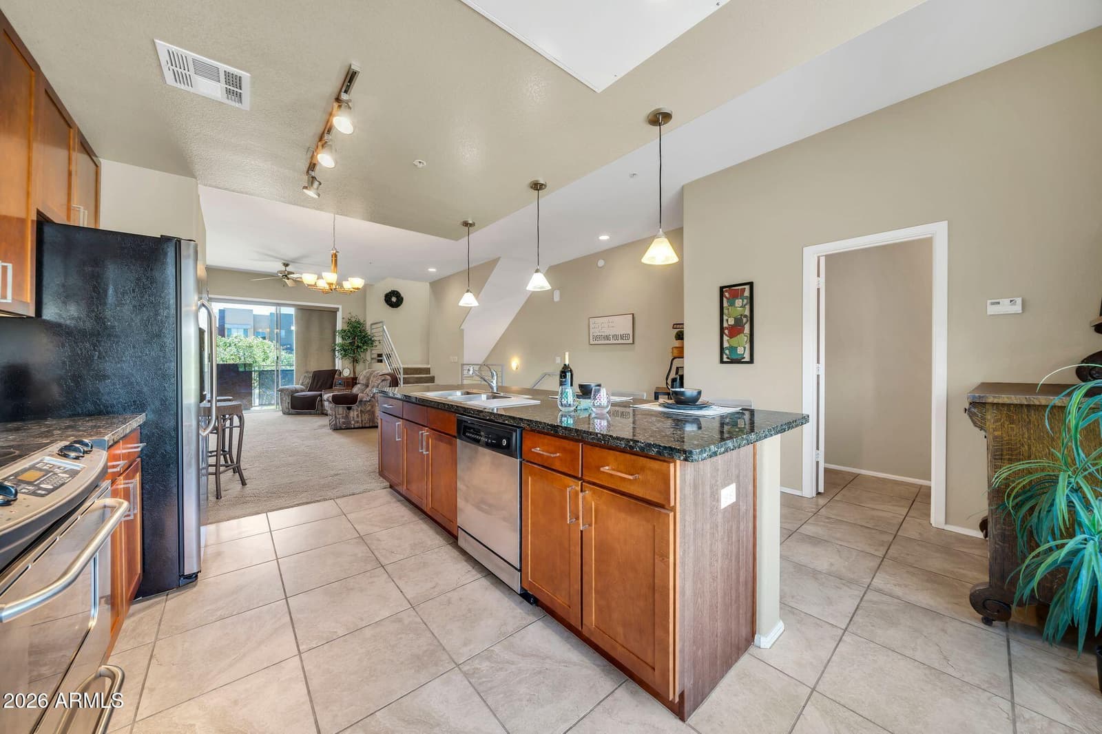 6745 N 93RD Avenue 1157, Glendale, AZ 85305 — photo 5 of 34