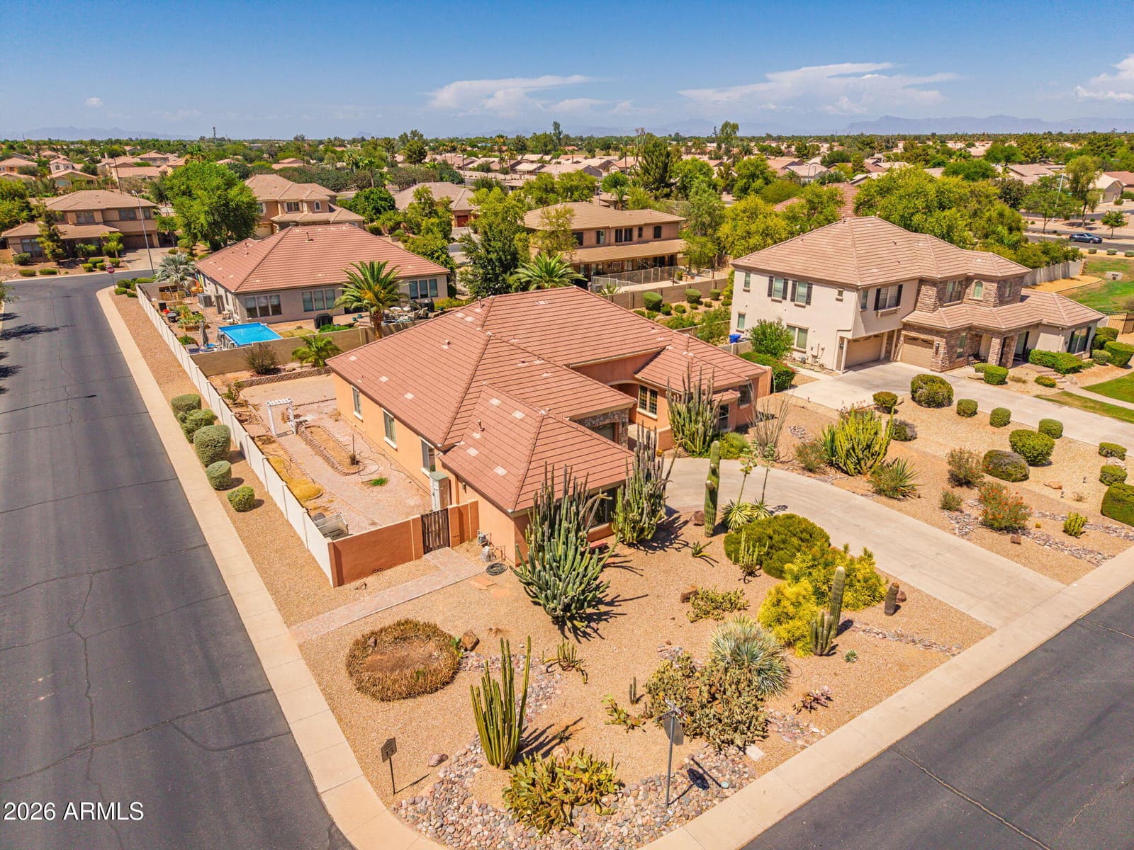 952 E FIELDSTONE Place, Chandler, AZ 85249 — photo 24 of 28