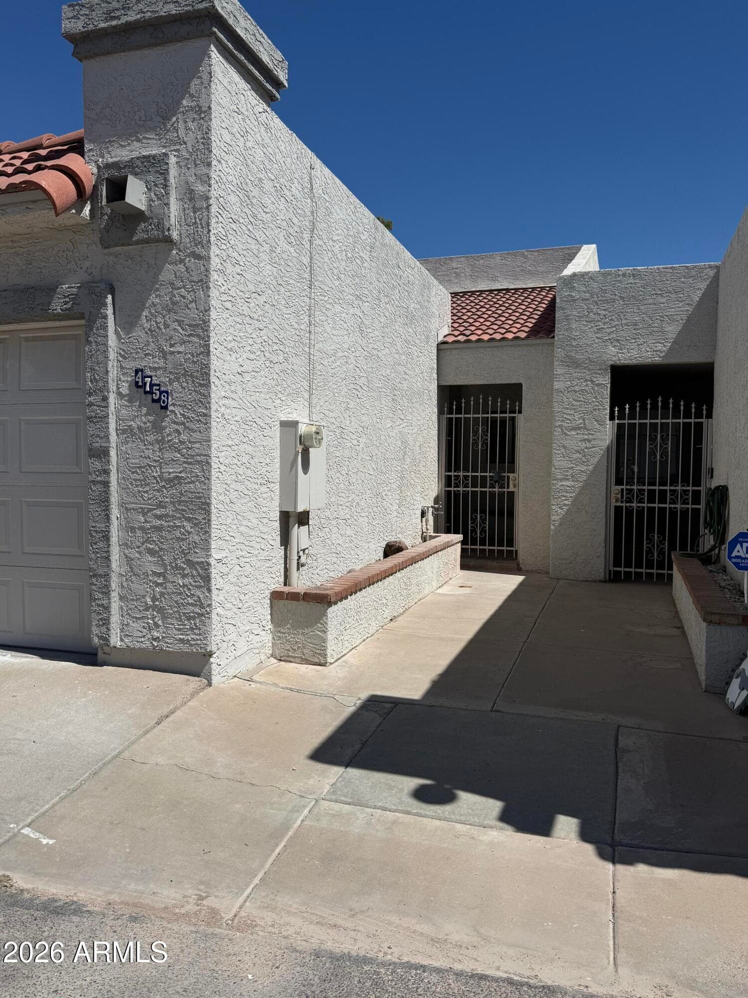 4758 W SANNA Street, Glendale, AZ 85302 — photo 3 of 24