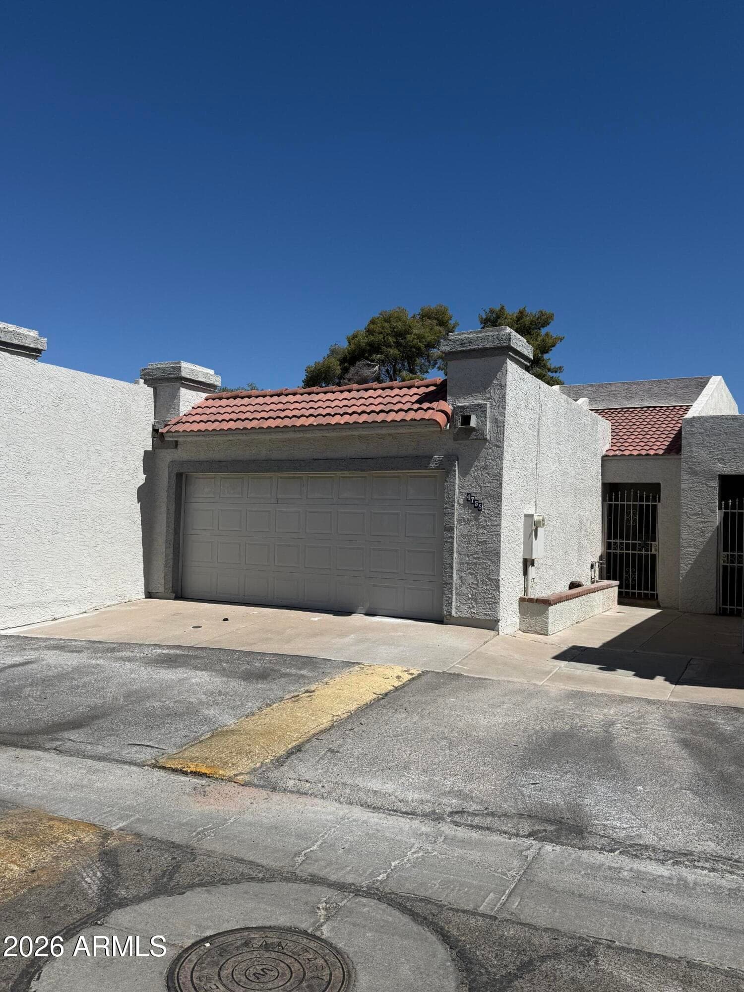4758 W SANNA Street, Glendale, AZ 85302 — photo 2 of 24