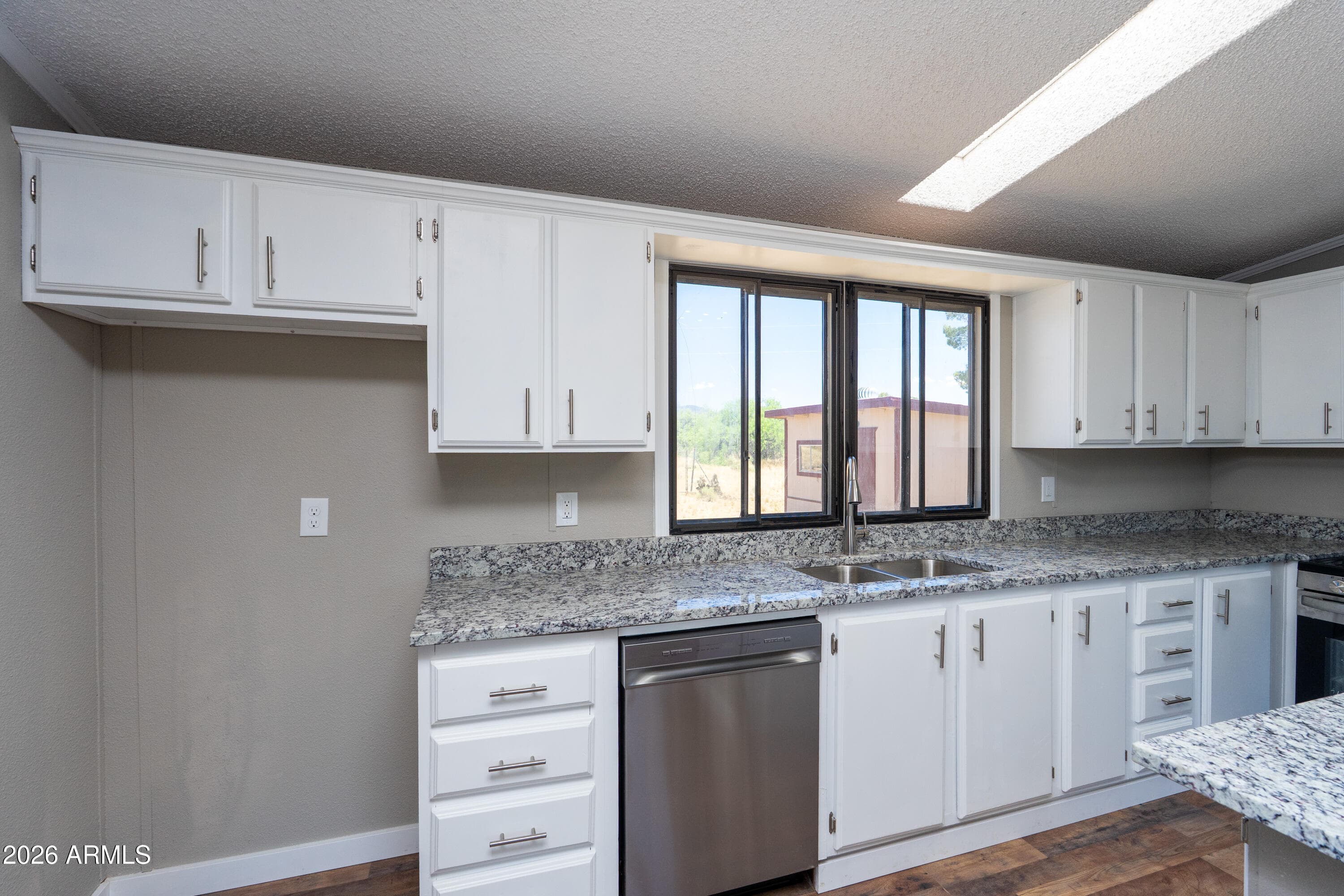 3313 W THUNDERBIRD Trail, Benson, AZ 85602 — photo 15 of 49
