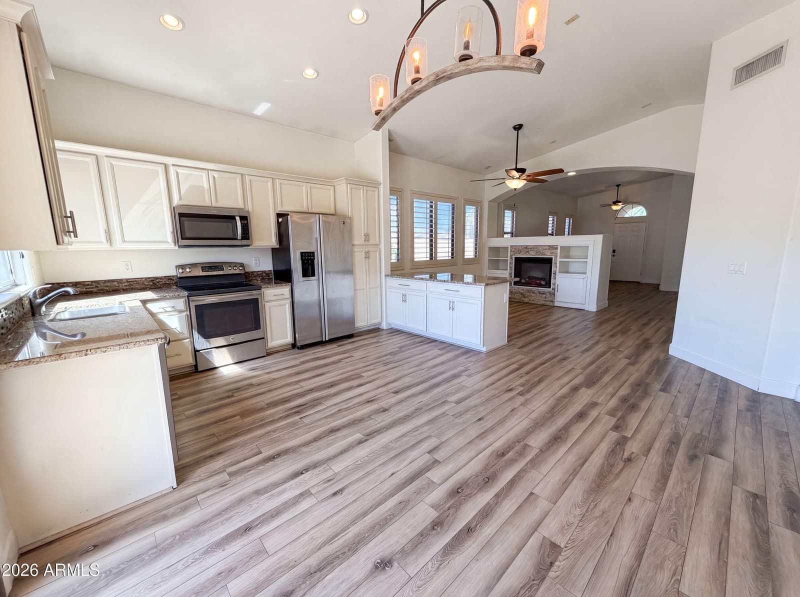 3951 E Timberline Road, Gilbert, AZ 85297 — photo 7 of 28