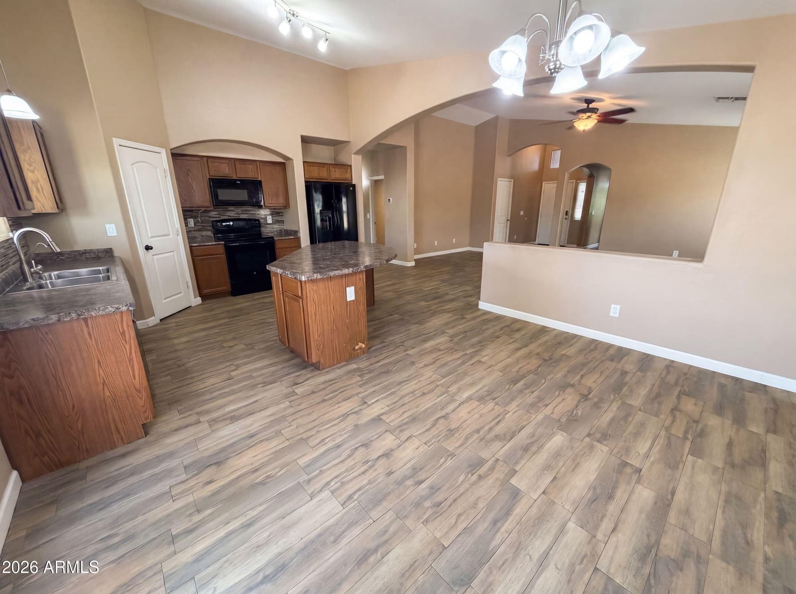 4181 S 247TH Drive, Buckeye, AZ 85326 — photo 8 of 29