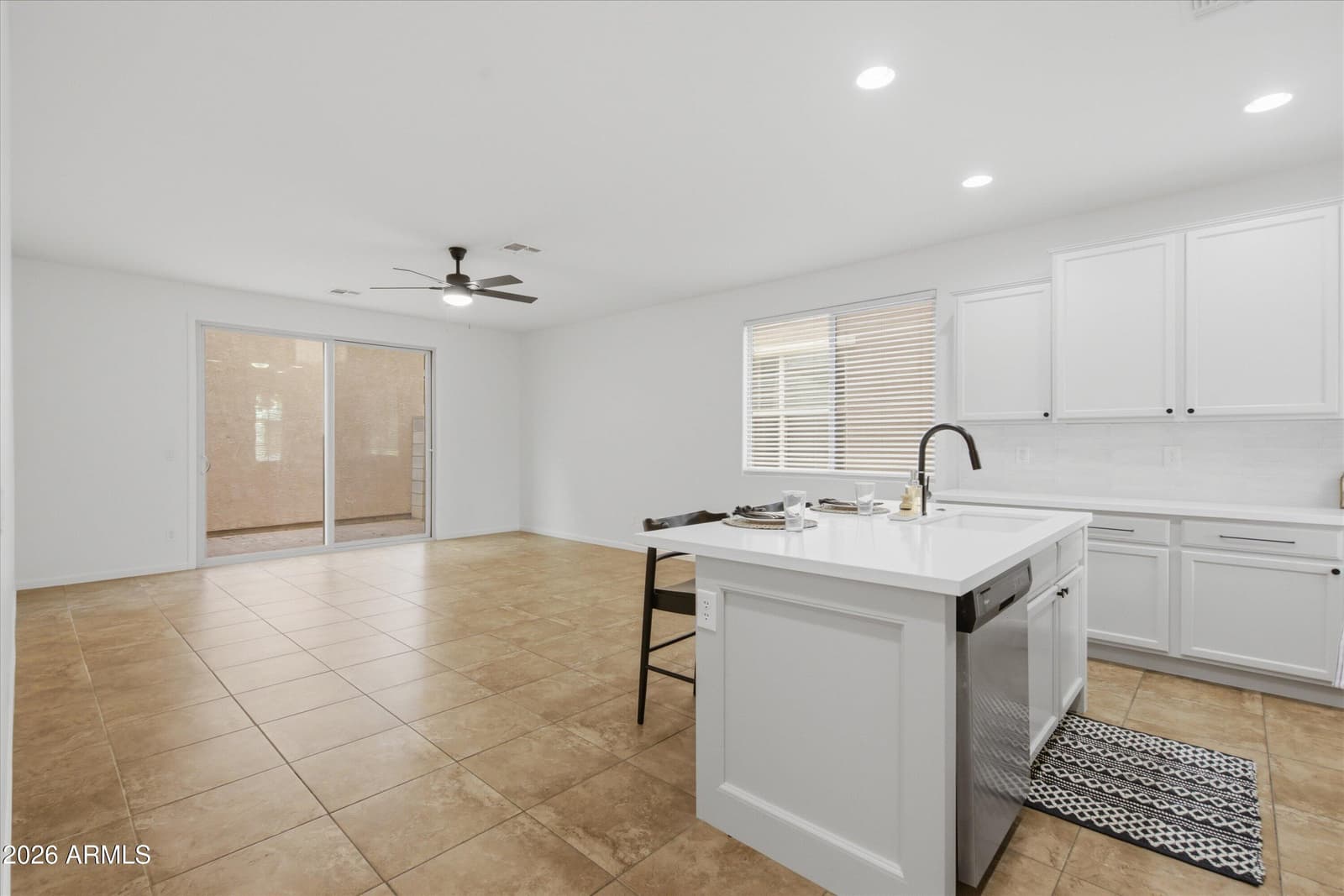 1430 S PONDEROSA Drive, Gilbert, AZ 85296 — photo 10 of 34