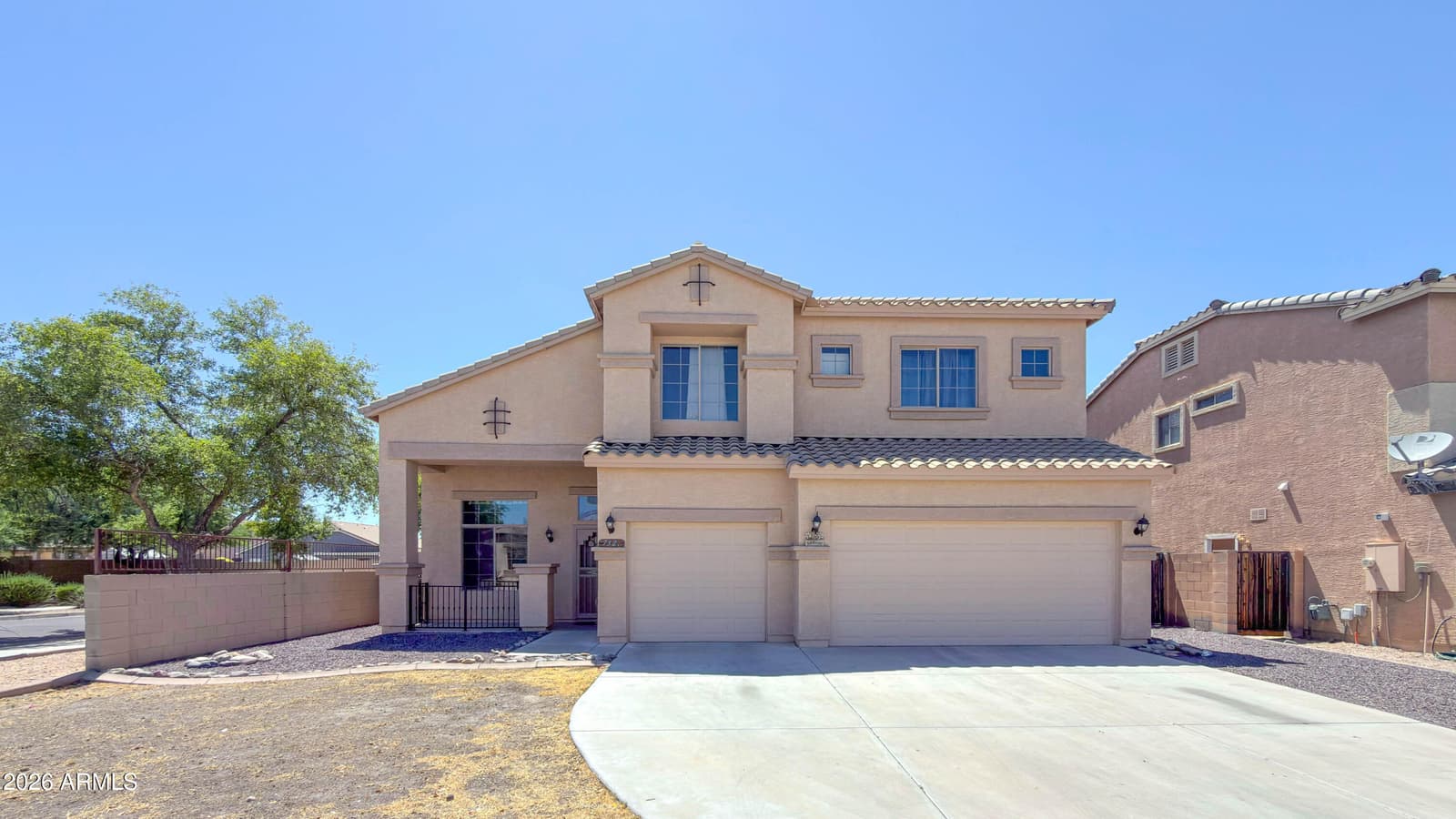 7320 S 15TH Drive, Phoenix, AZ 85041 — photo 5 of 36