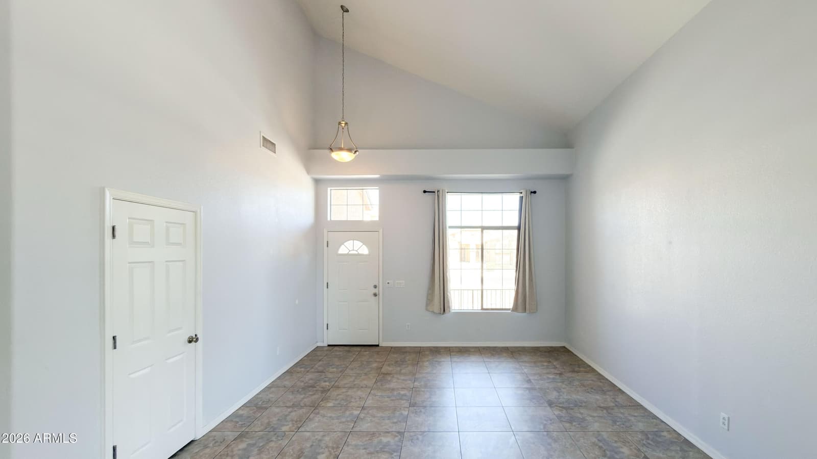 7320 S 15TH Drive, Phoenix, AZ 85041 — photo 10 of 36
