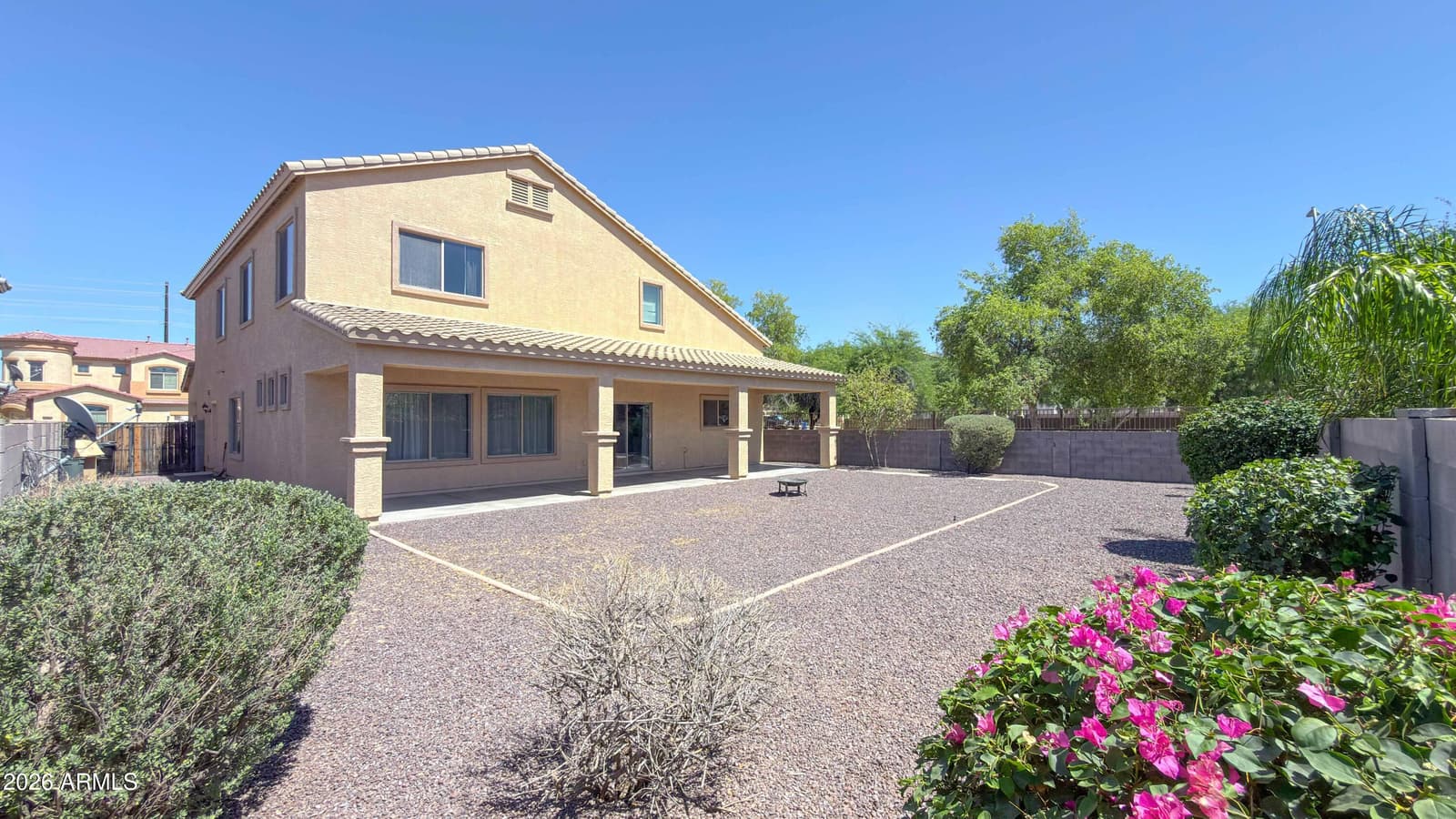 7320 S 15TH Drive, Phoenix, AZ 85041 — photo 4 of 36