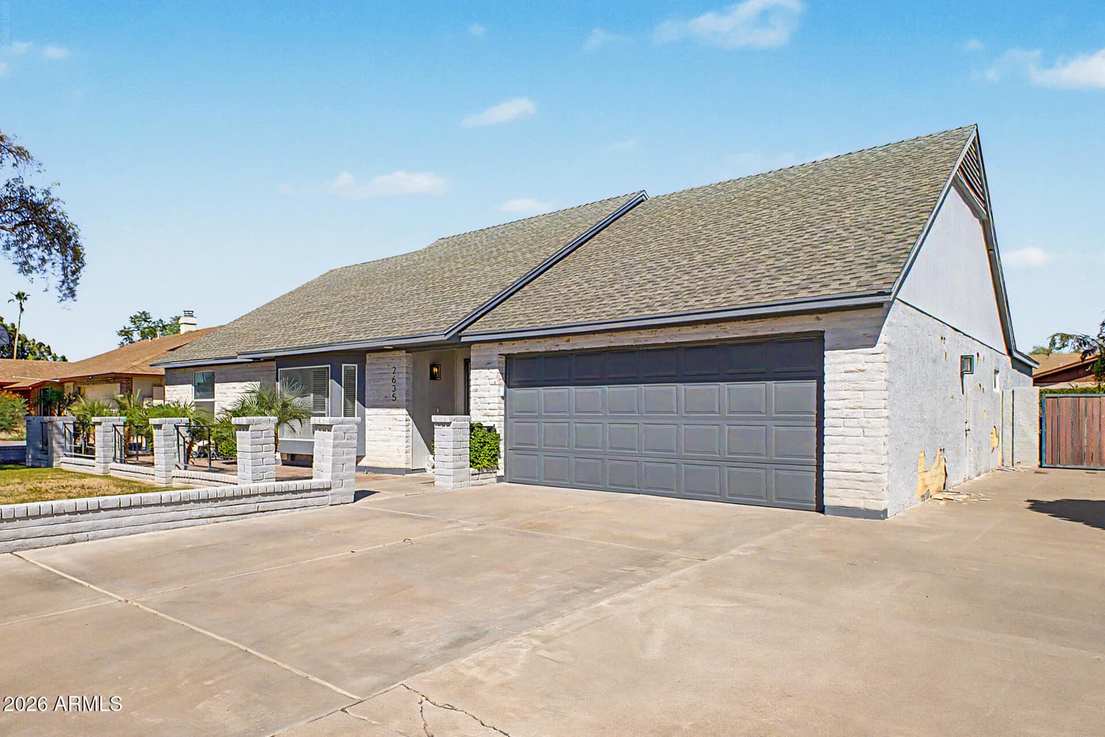 2635 S BROOKS Circle, Mesa, AZ 85202 — photo 4 of 44