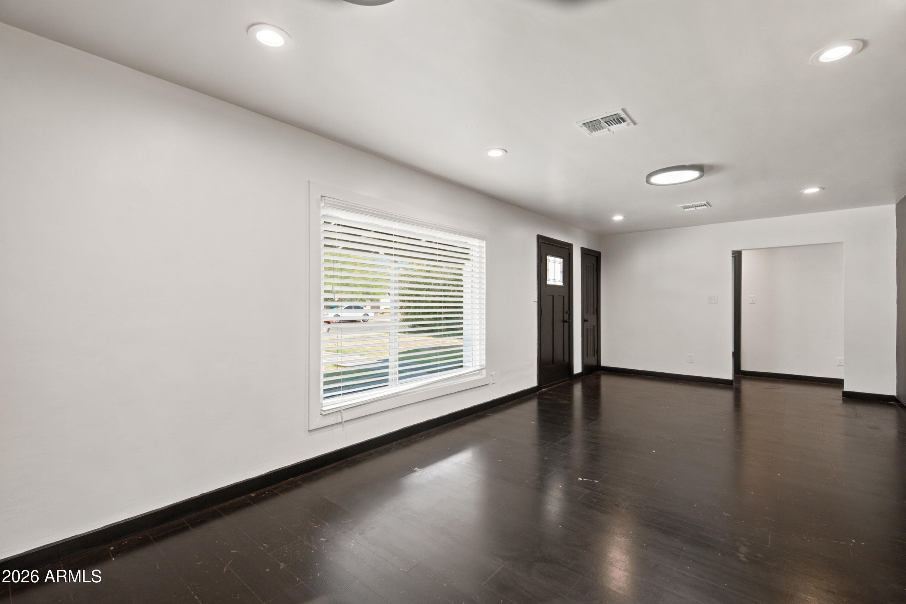 2521 N EVERGREEN Street, Phoenix, AZ 85006 — photo 6 of 38