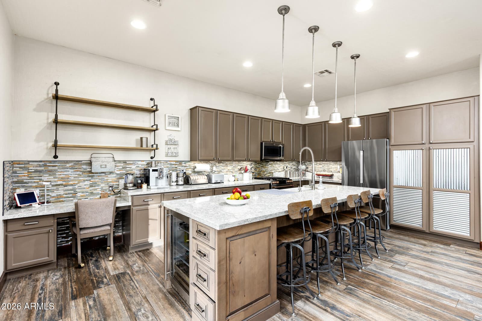 4008 E LARIAT Lane, Phoenix, AZ 85050 — photo 11 of 45