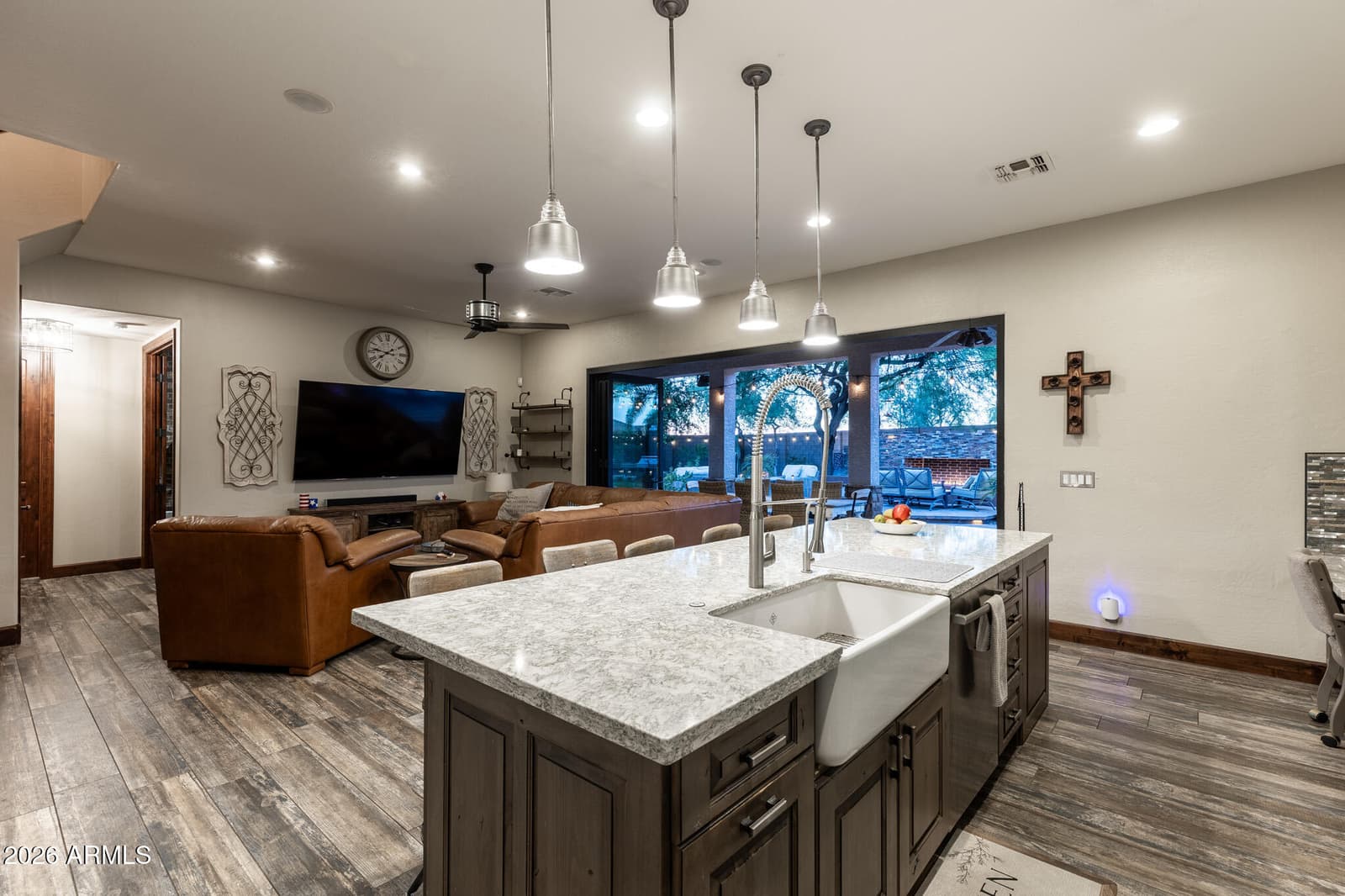 4008 E LARIAT Lane, Phoenix, AZ 85050 — photo 9 of 45