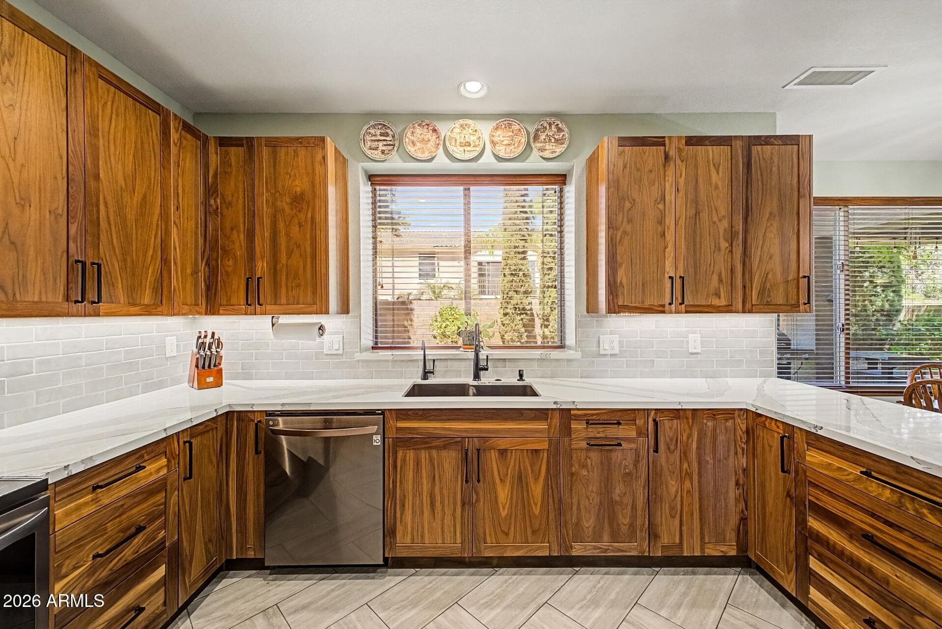 25412 N 68TH Drive, Peoria, AZ 85383 — photo 5 of 46