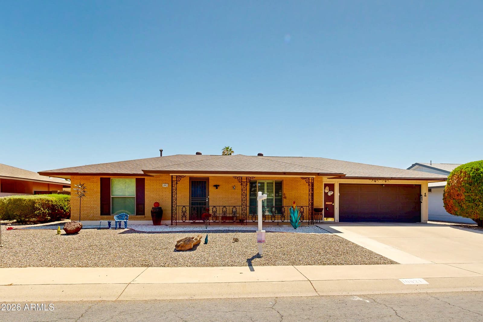 10821 W ROUNDELAY Circle, Sun City, AZ 85351 — photo 11 of 59