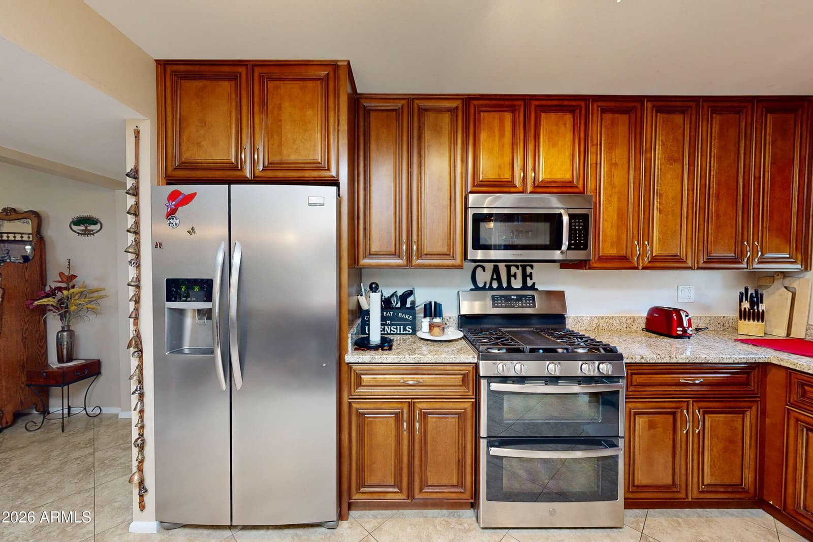 10821 W ROUNDELAY Circle, Sun City, AZ 85351 — photo 3 of 59