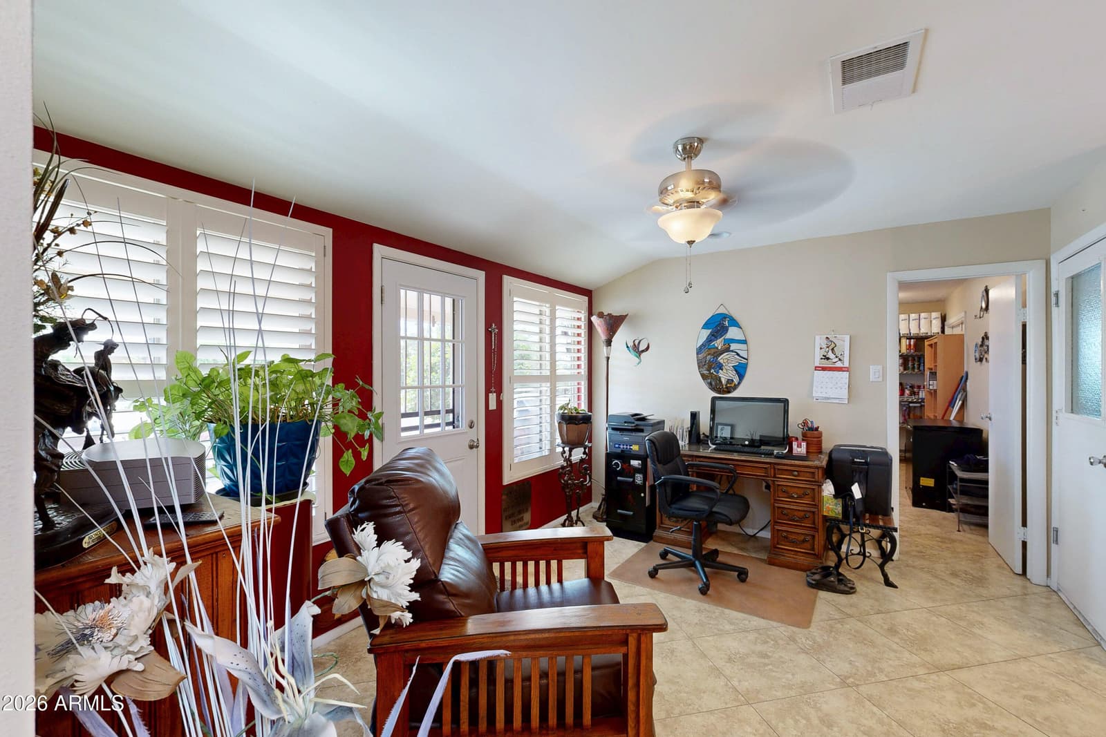 10821 W ROUNDELAY Circle, Sun City, AZ 85351 — photo 4 of 59