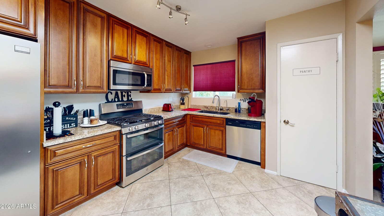 10821 W ROUNDELAY Circle, Sun City, AZ 85351 — photo 21 of 59