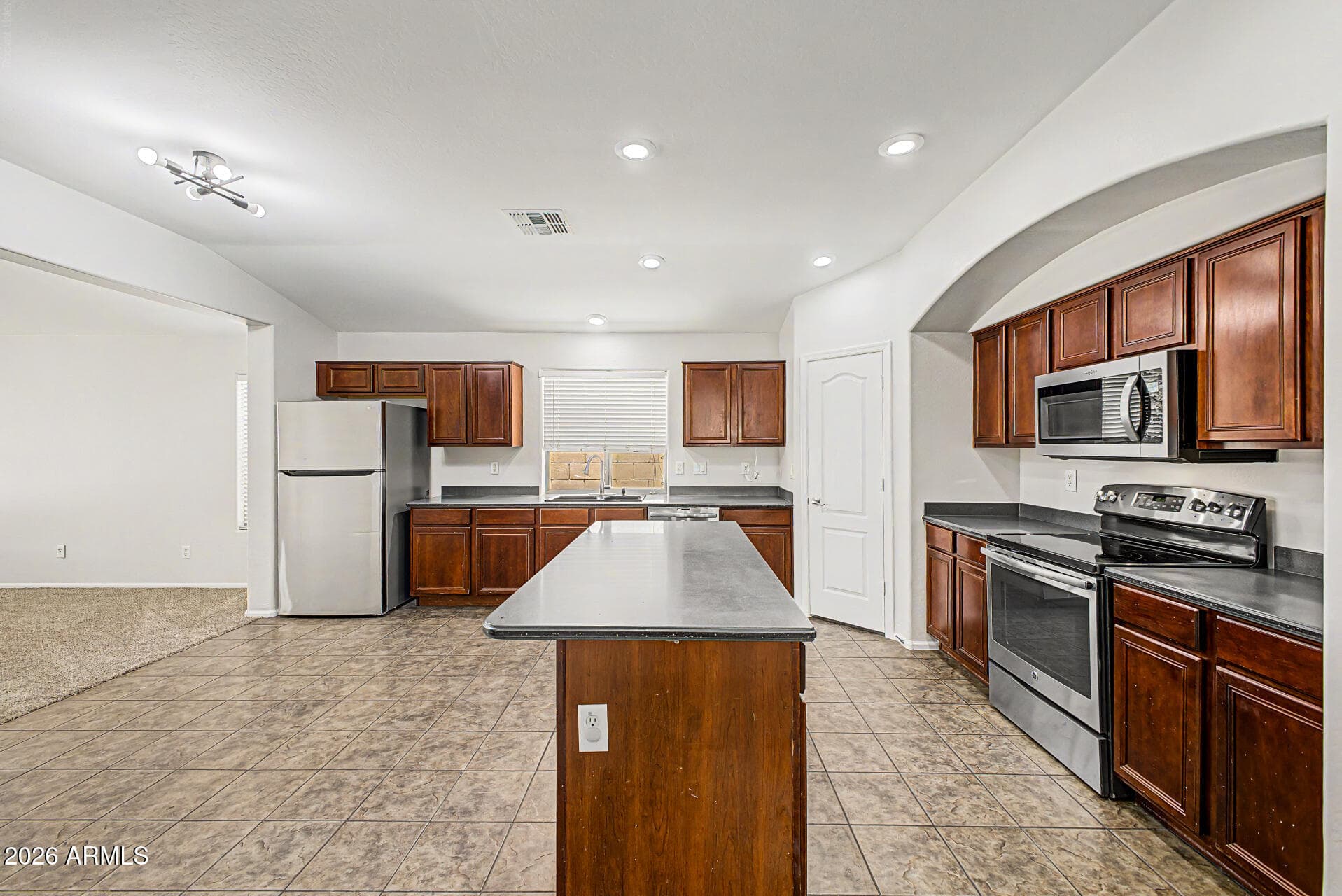 2930 S 161ST Drive, Goodyear, AZ 85338 — photo 5 of 32