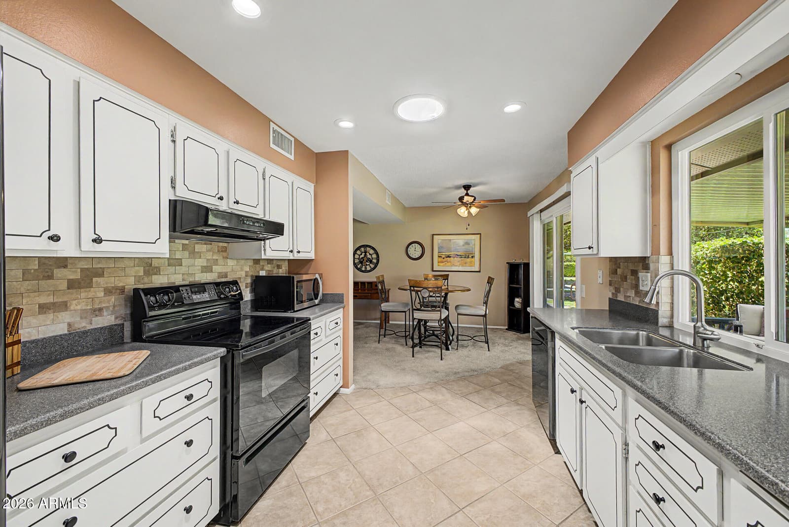 9618 W Long Hills Drive, Sun City, AZ 85351 — photo 9 of 25