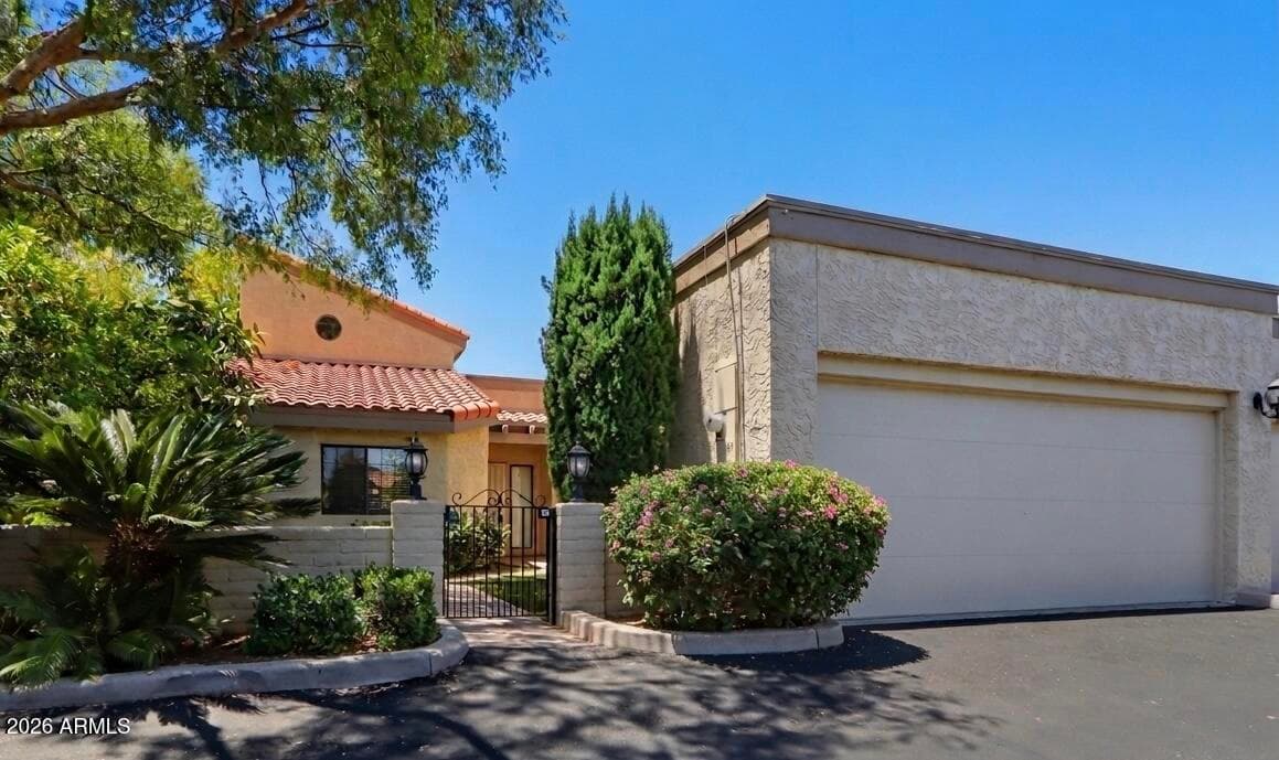 903 W Glendale Avenue 8, Phoenix, AZ 85021 — photo 1 of 32