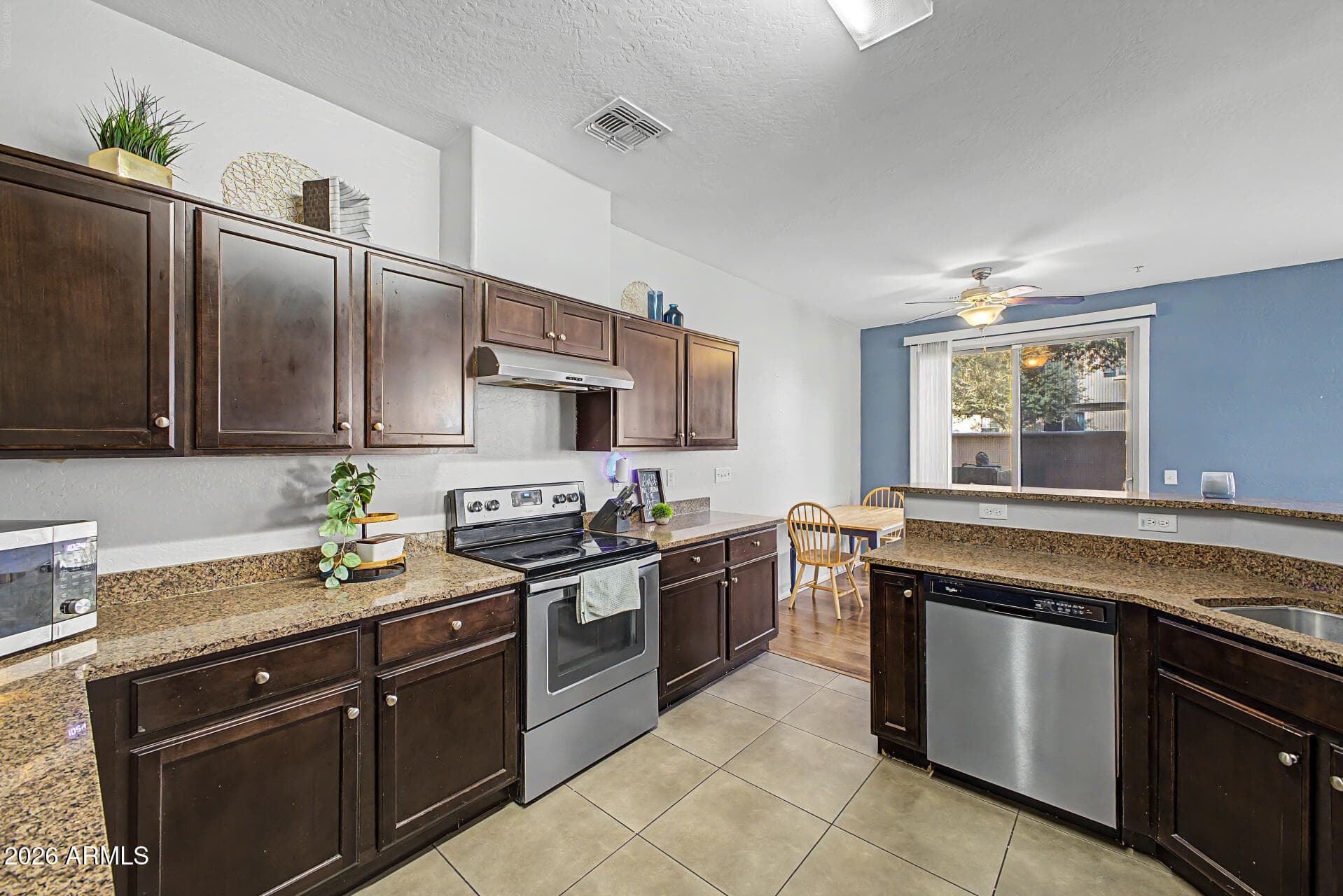 1523 N 81ST Drive, Phoenix, AZ 85043 — photo 14 of 34