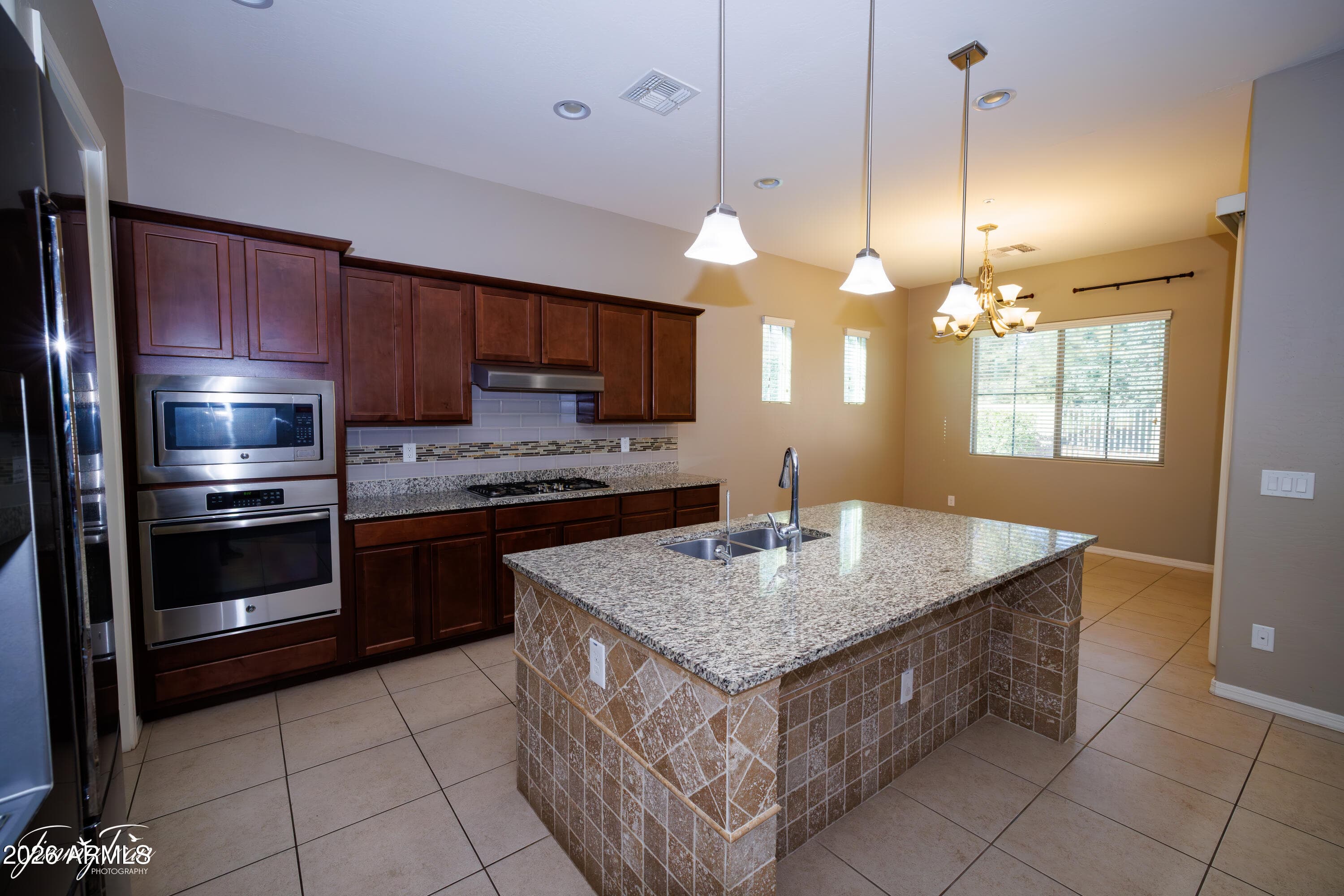381 E Bellerive Place, Chandler, AZ 85249 — photo 6 of 30