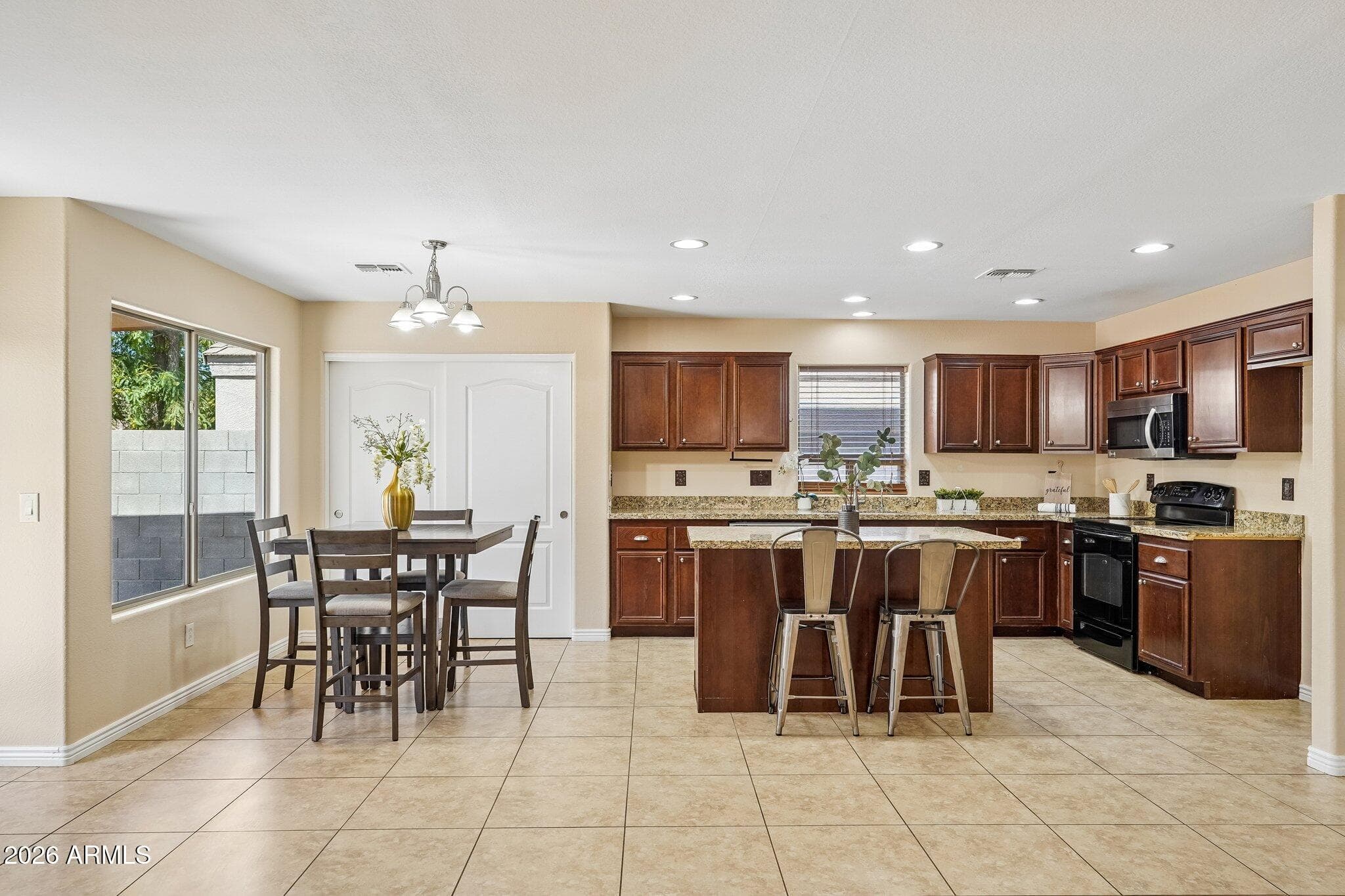 9835 W Salter Drive, Peoria, AZ 85382 — photo 9 of 39