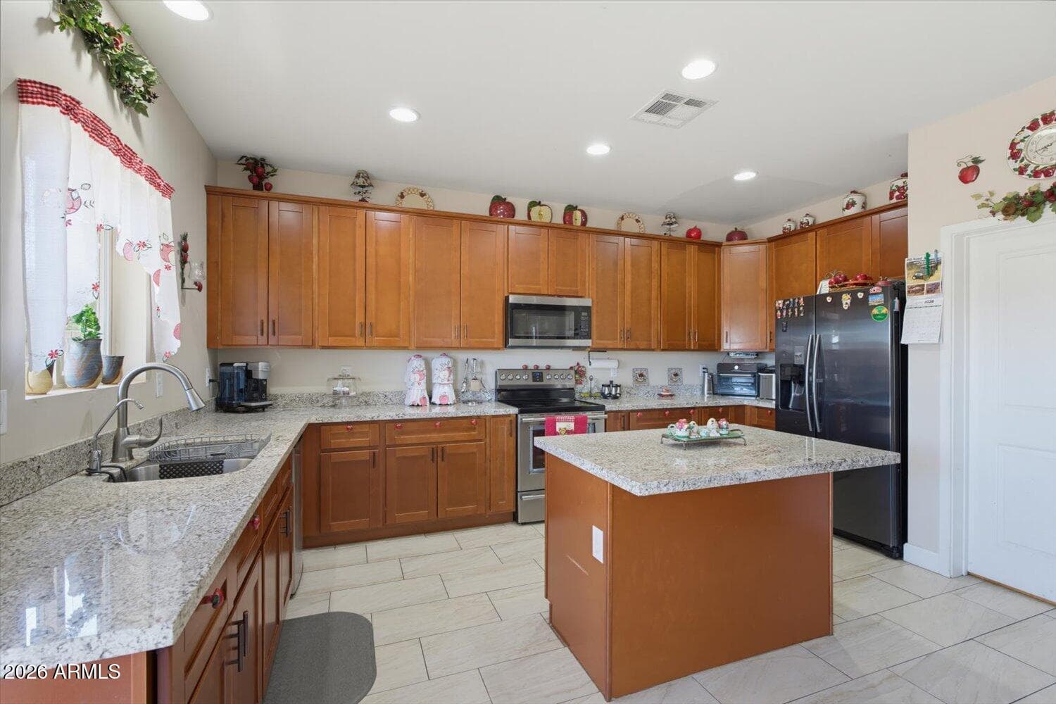 7325 W Wolf Street, Phoenix, AZ 85033 — photo 7 of 25