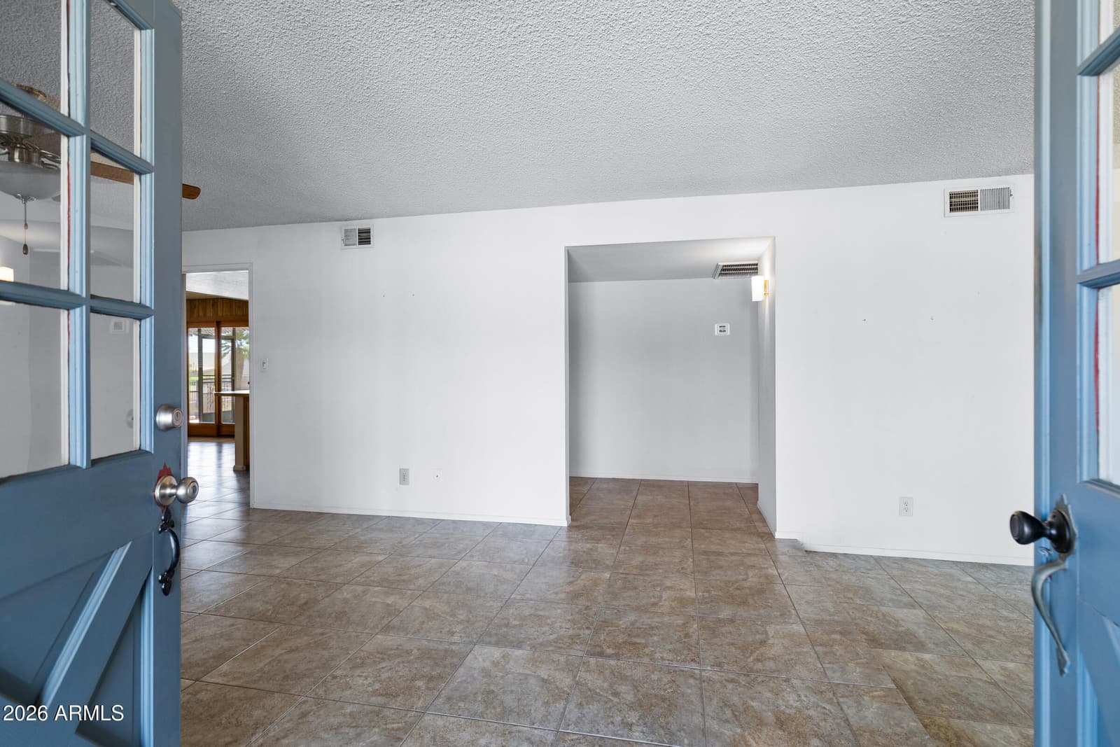 11825 S PAIUTE Street, Phoenix, AZ 85044 — photo 5 of 38