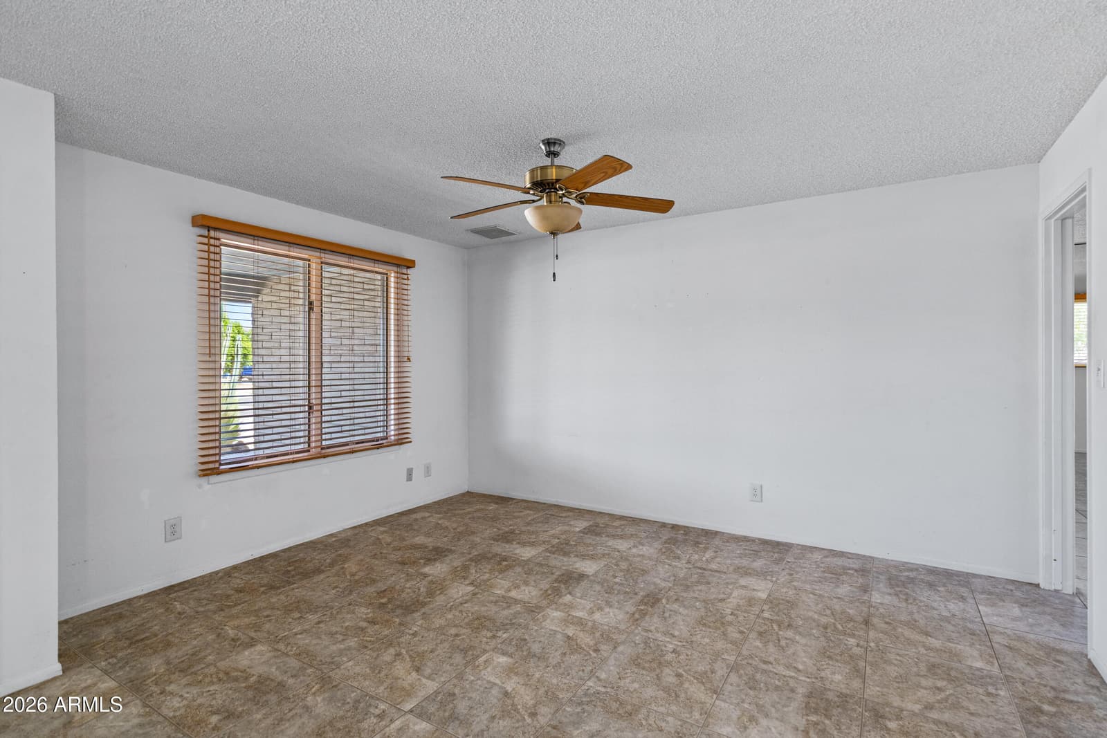 11825 S PAIUTE Street, Phoenix, AZ 85044 — photo 9 of 38
