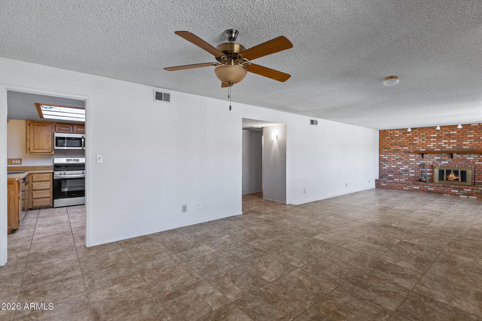 11825 S PAIUTE Street, Phoenix, AZ 85044 — photo 10 of 38