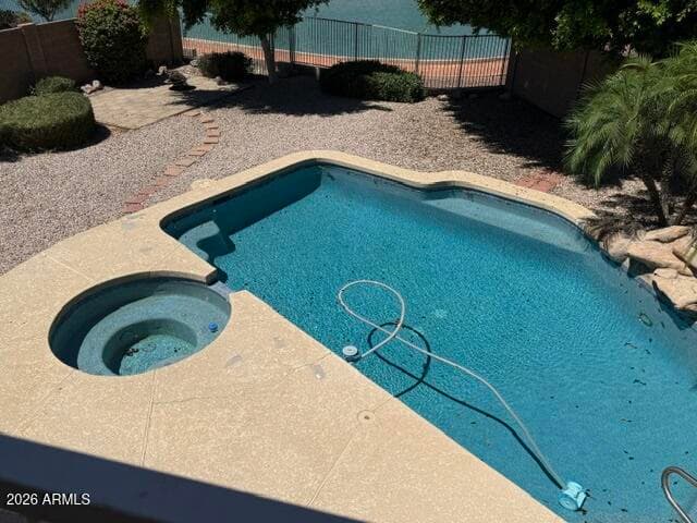 11171 W EDGEMONT Avenue, Avondale, AZ 85392 — photo 3 of 12